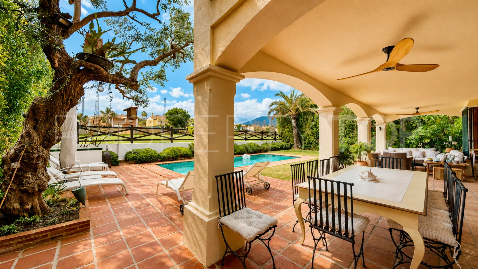 For sale Isla de Guadalmina 5 bedrooms villa