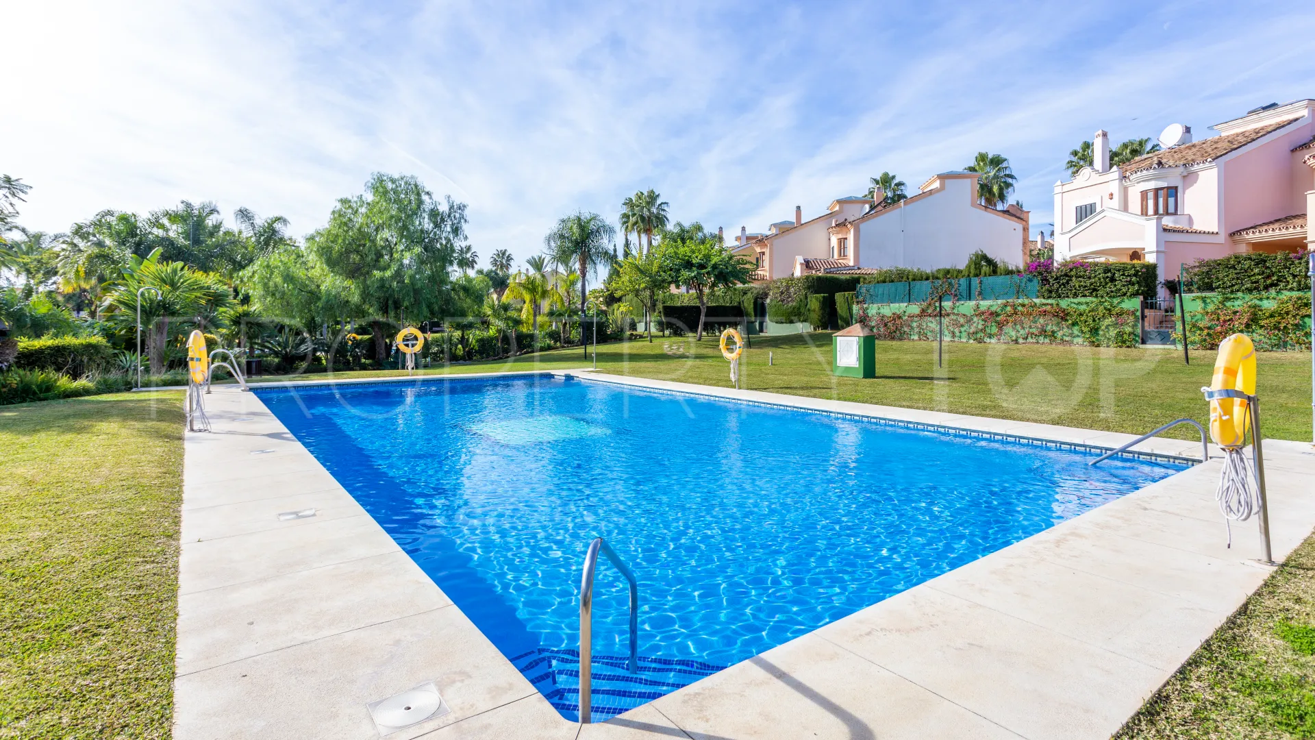 For sale 5 bedrooms villa in Isla de Guadalmina