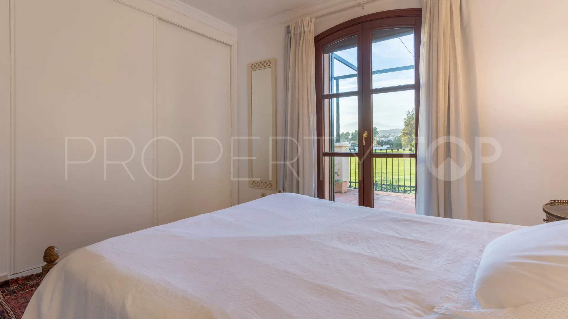 For sale 5 bedrooms villa in Isla de Guadalmina