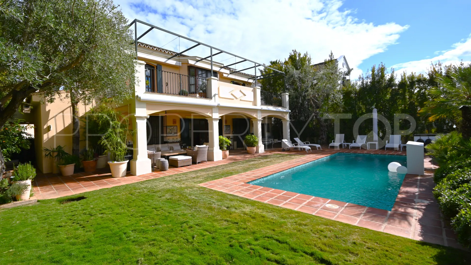 For sale 5 bedrooms villa in Isla de Guadalmina