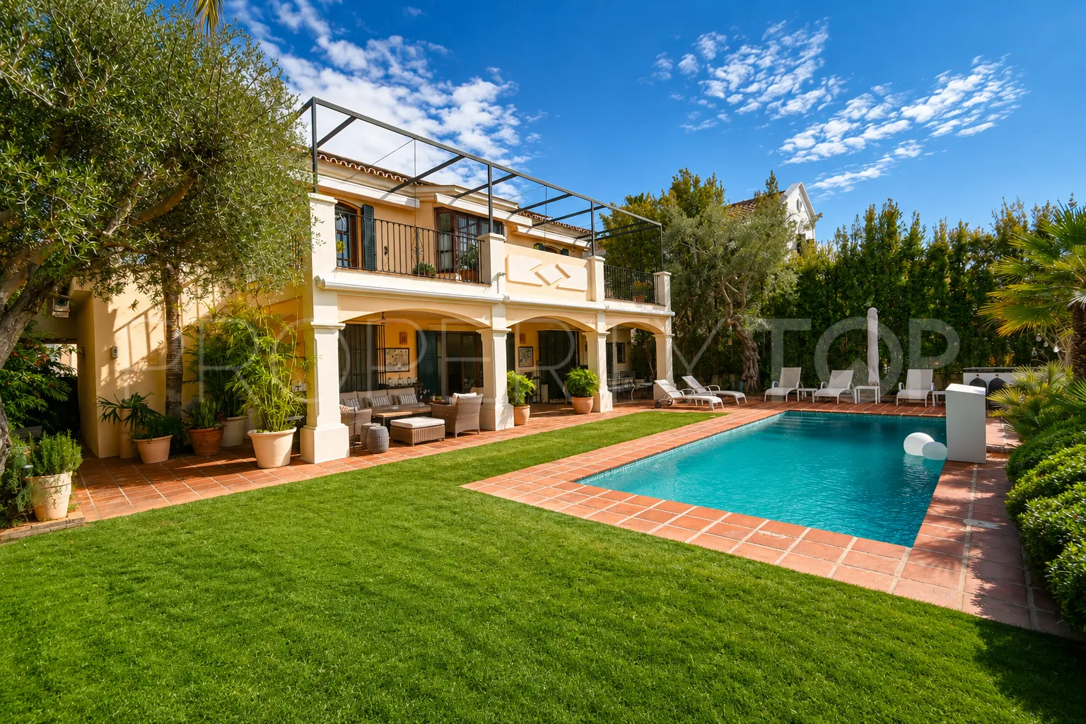 For sale Isla de Guadalmina 5 bedrooms villa
