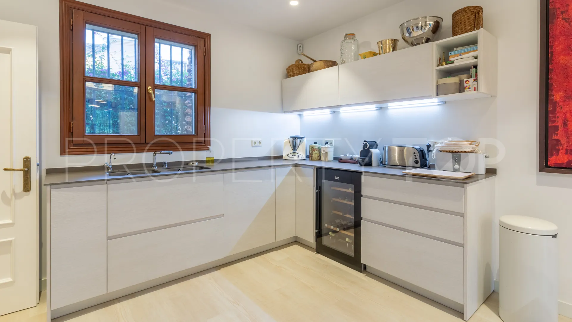 For sale 5 bedrooms villa in Isla de Guadalmina