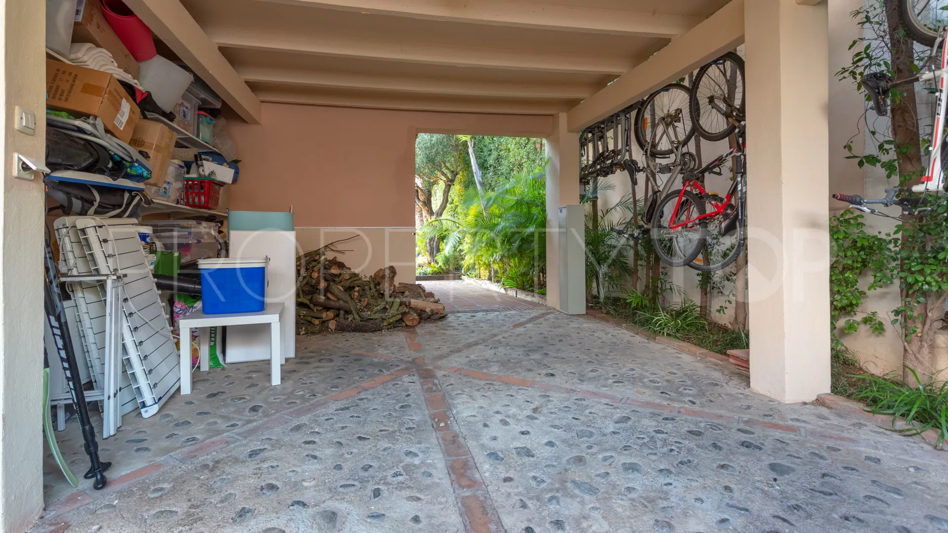 For sale 5 bedrooms villa in Isla de Guadalmina