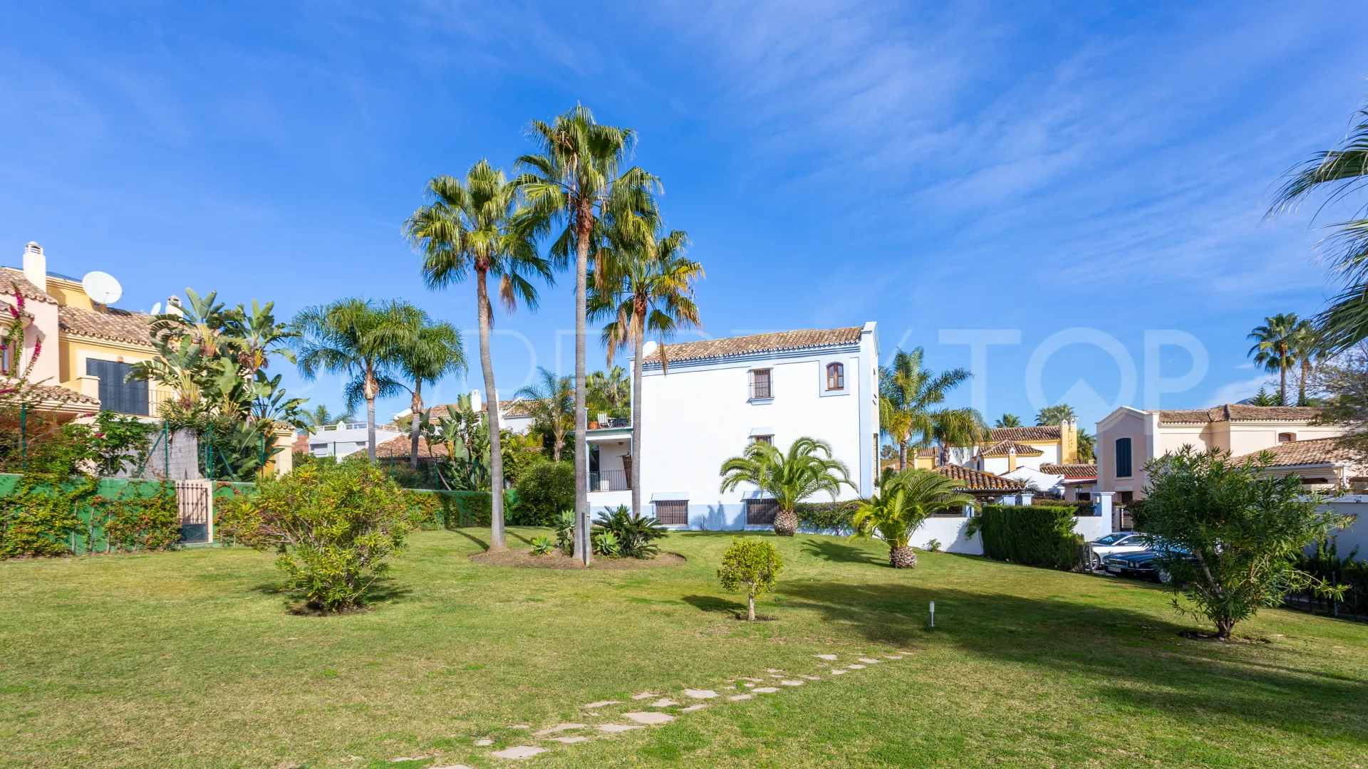 For sale 5 bedrooms villa in Isla de Guadalmina