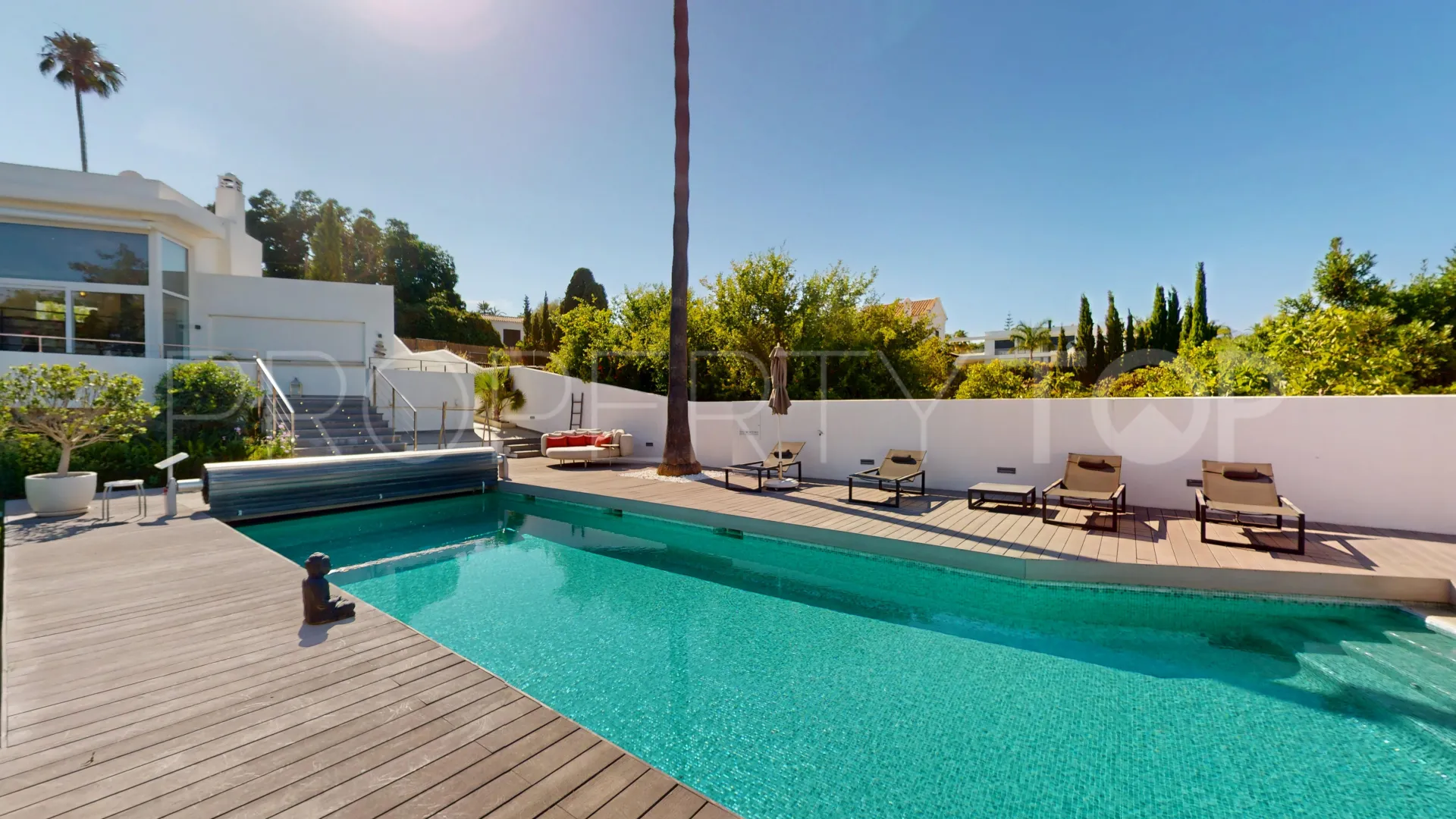Comprar villa de 4 dormitorios en Valle del Sol