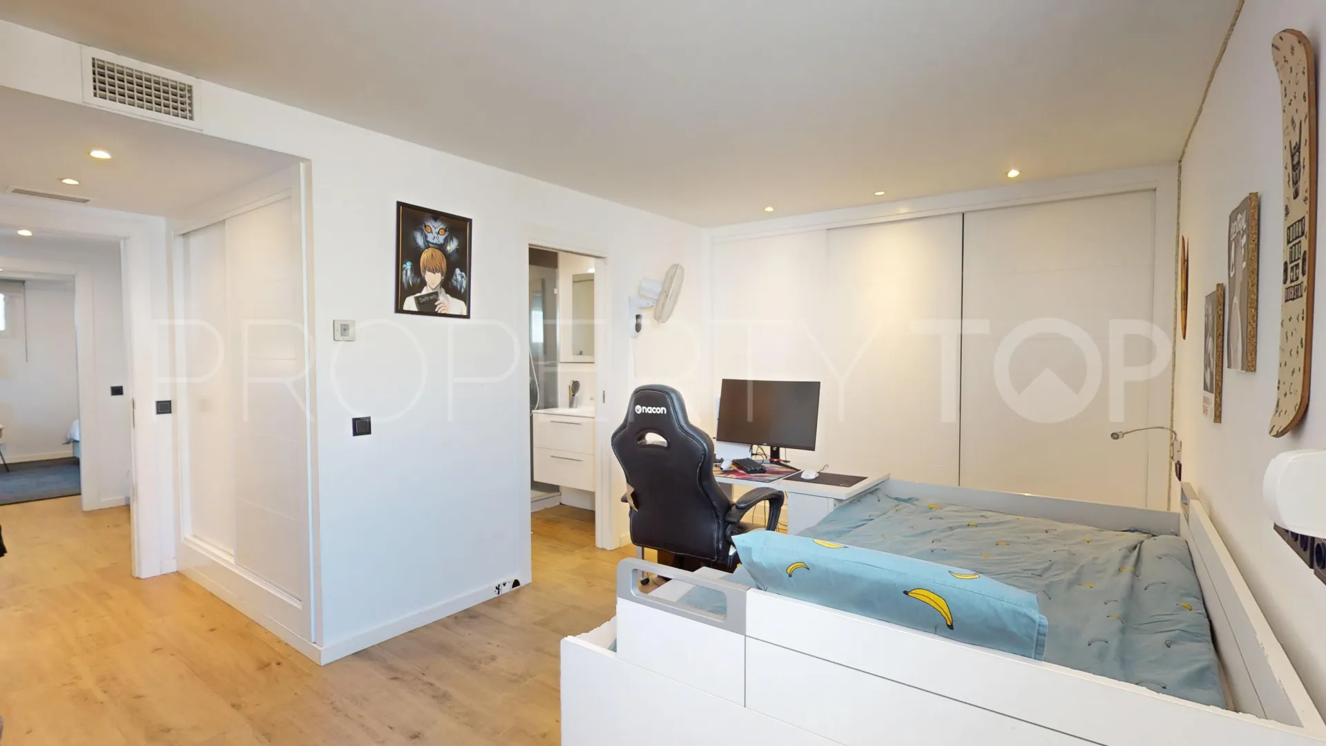 Comprar villa de 4 dormitorios en Valle del Sol