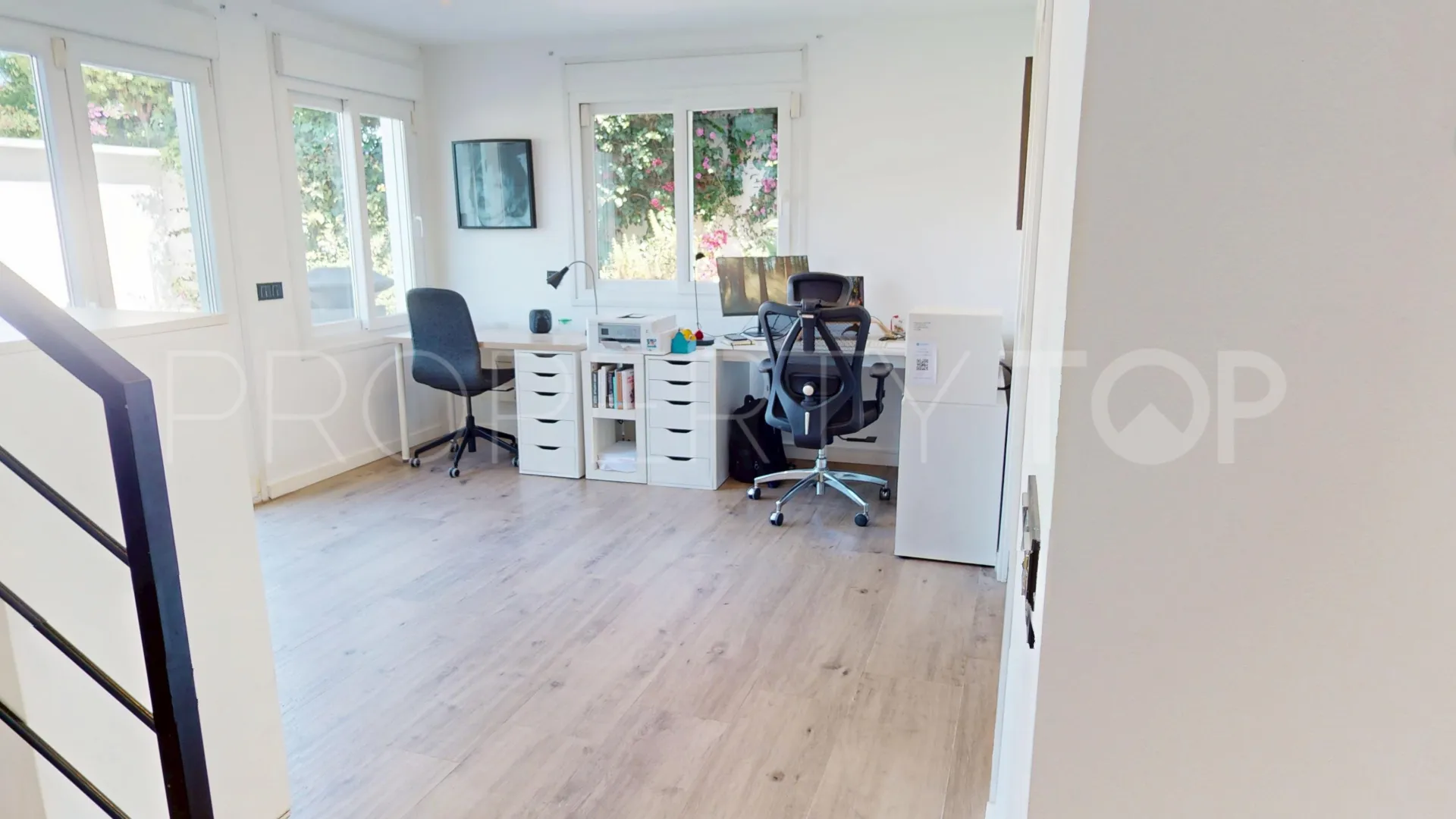 Comprar villa de 4 dormitorios en Valle del Sol