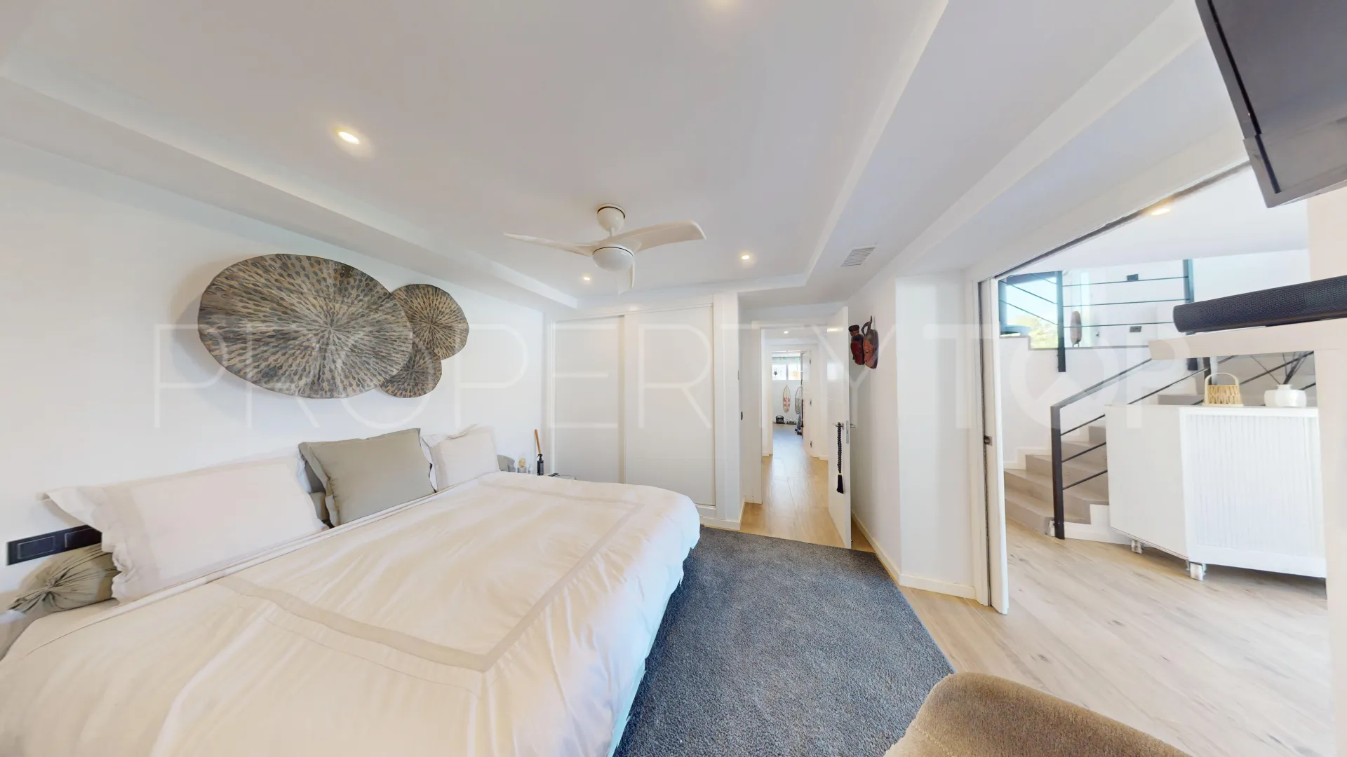 Comprar villa de 4 dormitorios en Valle del Sol