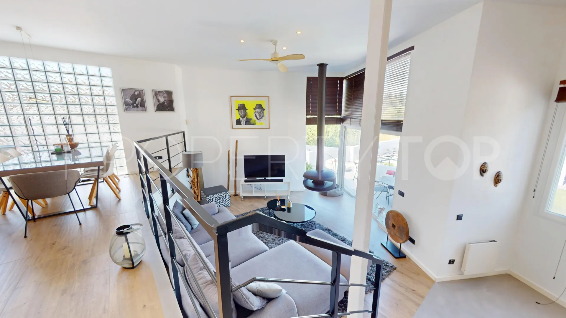 Comprar villa de 4 dormitorios en Valle del Sol