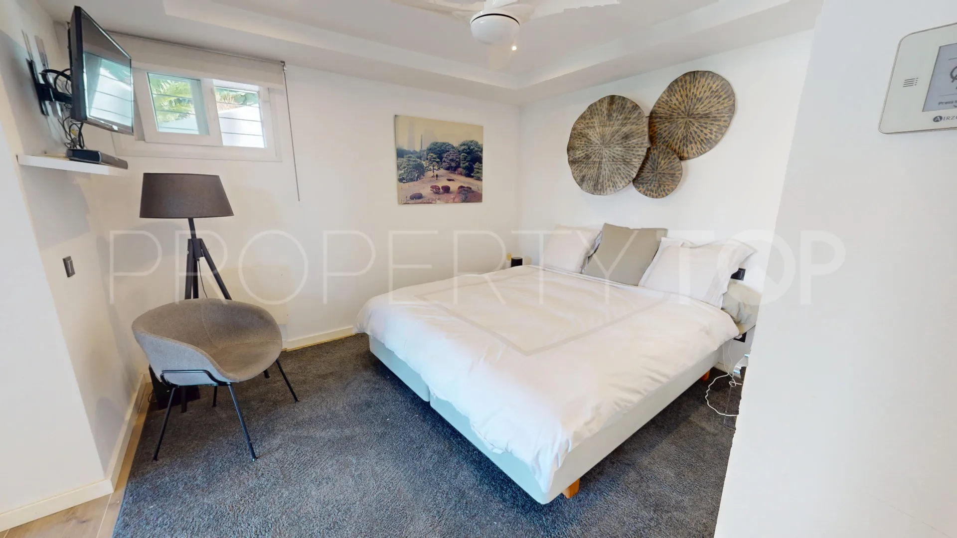 Comprar villa de 4 dormitorios en Valle del Sol