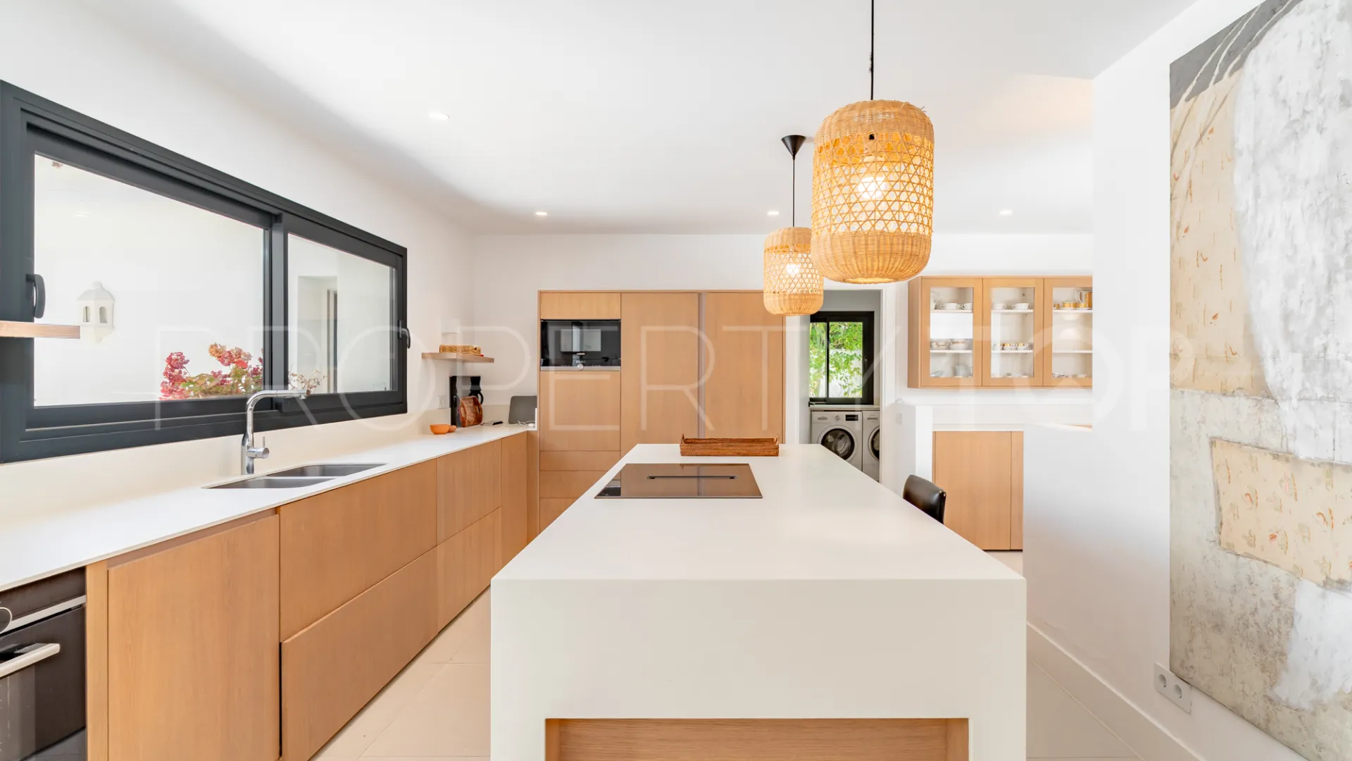 For sale villa in Guadalmina Baja with 7 bedrooms