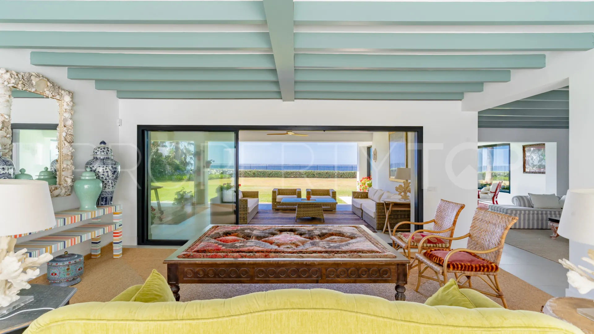 For sale villa in Guadalmina Baja with 7 bedrooms