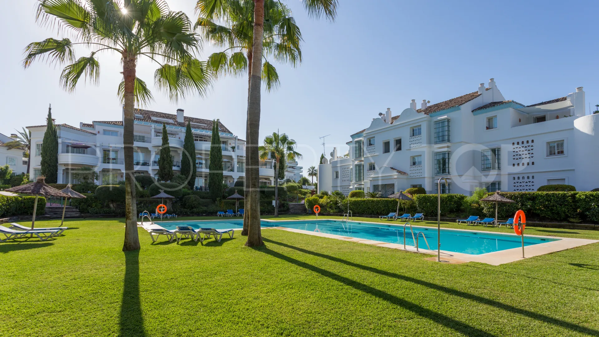 Town house for sale in Guadalmina Alta with 4 bedrooms