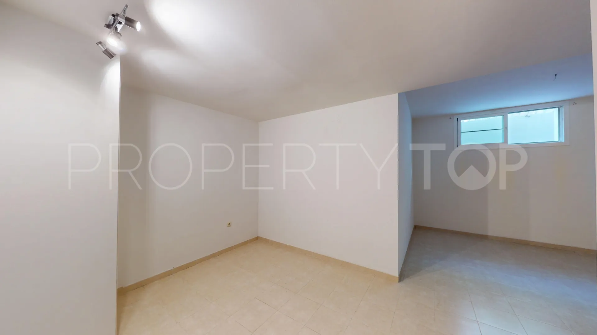Town house for sale in Guadalmina Alta with 4 bedrooms