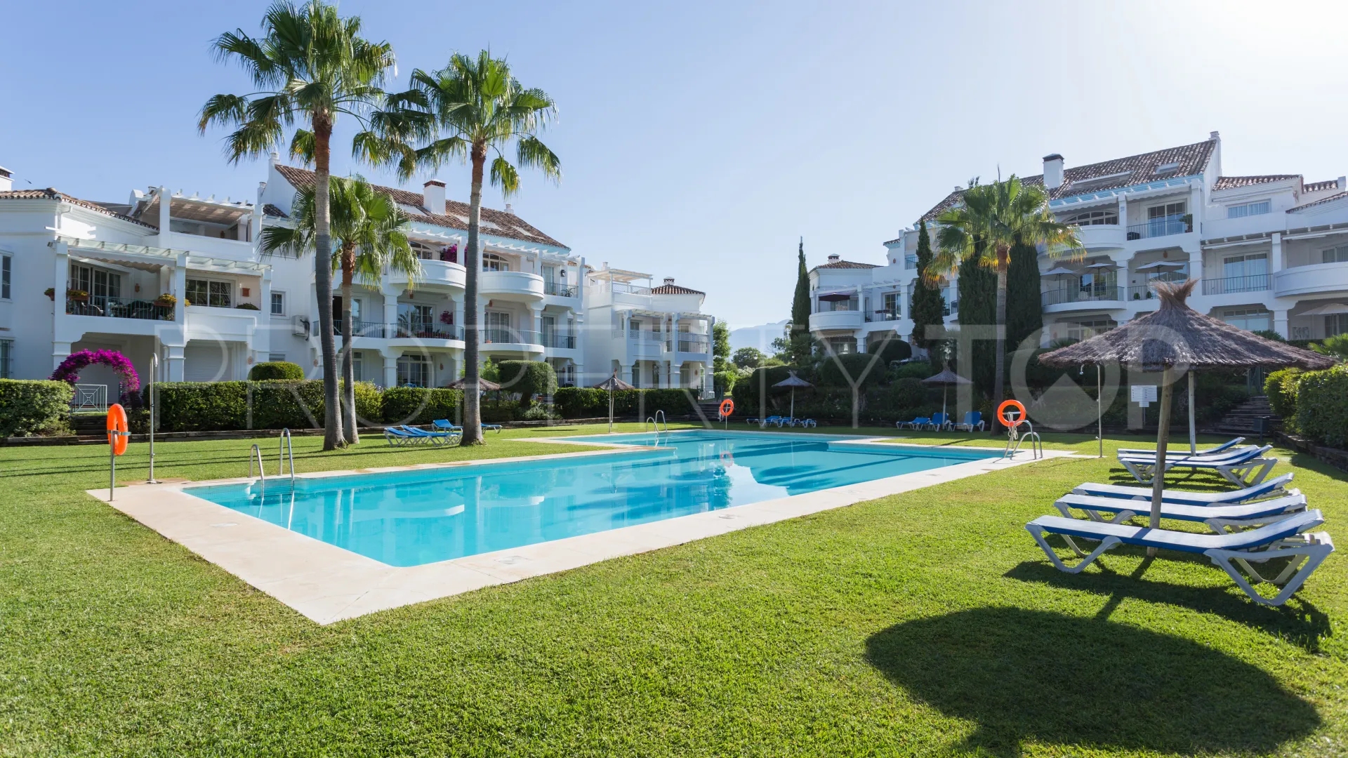 Town house for sale in Guadalmina Alta with 4 bedrooms