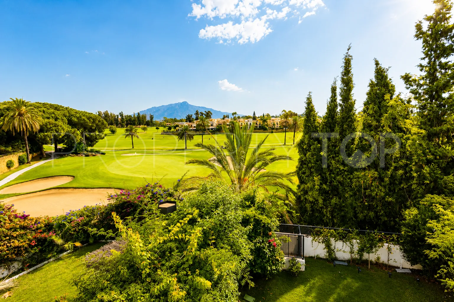 6 bedrooms town house in Guadalmina Alta for sale