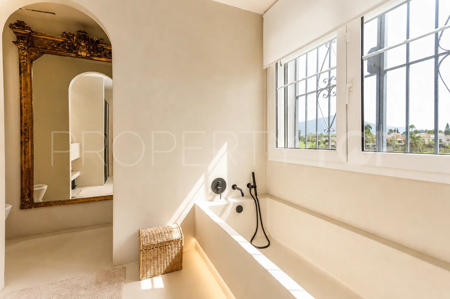 6 bedrooms town house in Guadalmina Alta for sale