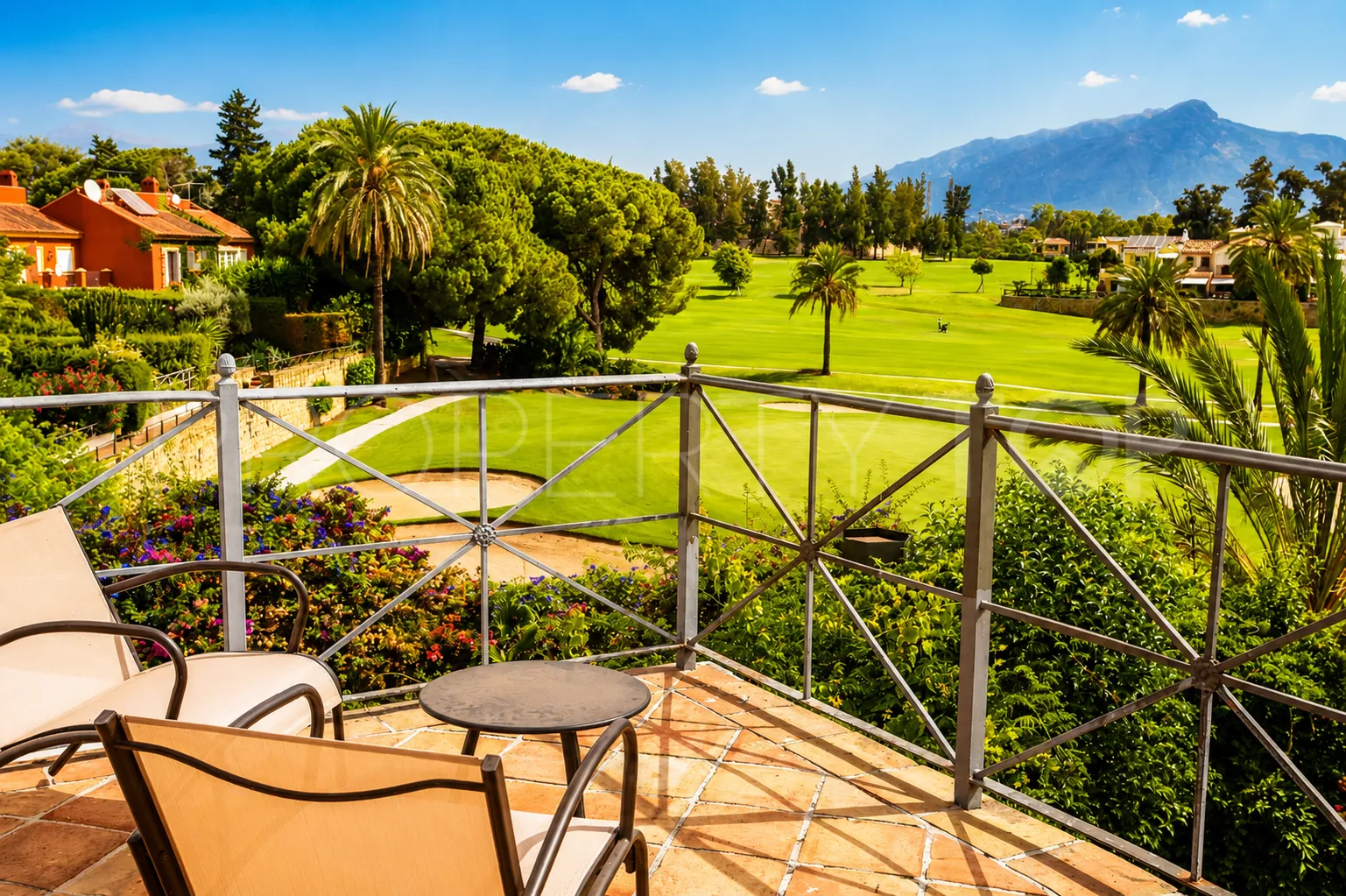 6 bedrooms town house in Guadalmina Alta for sale