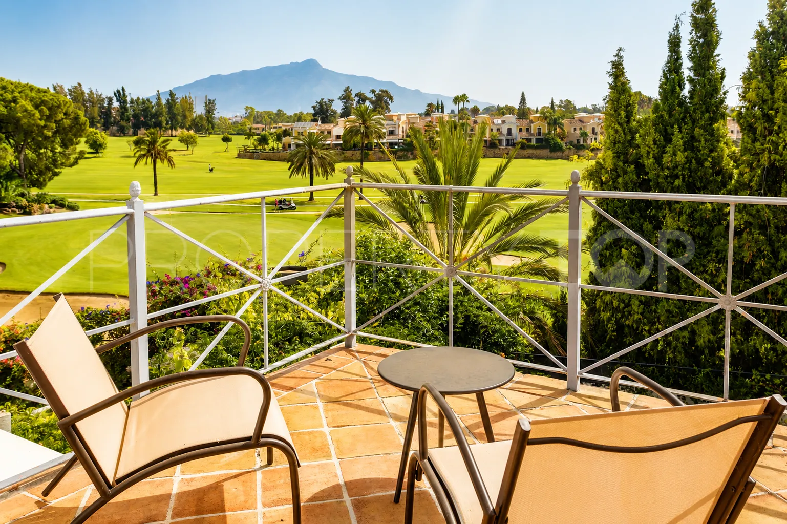 6 bedrooms town house in Guadalmina Alta for sale