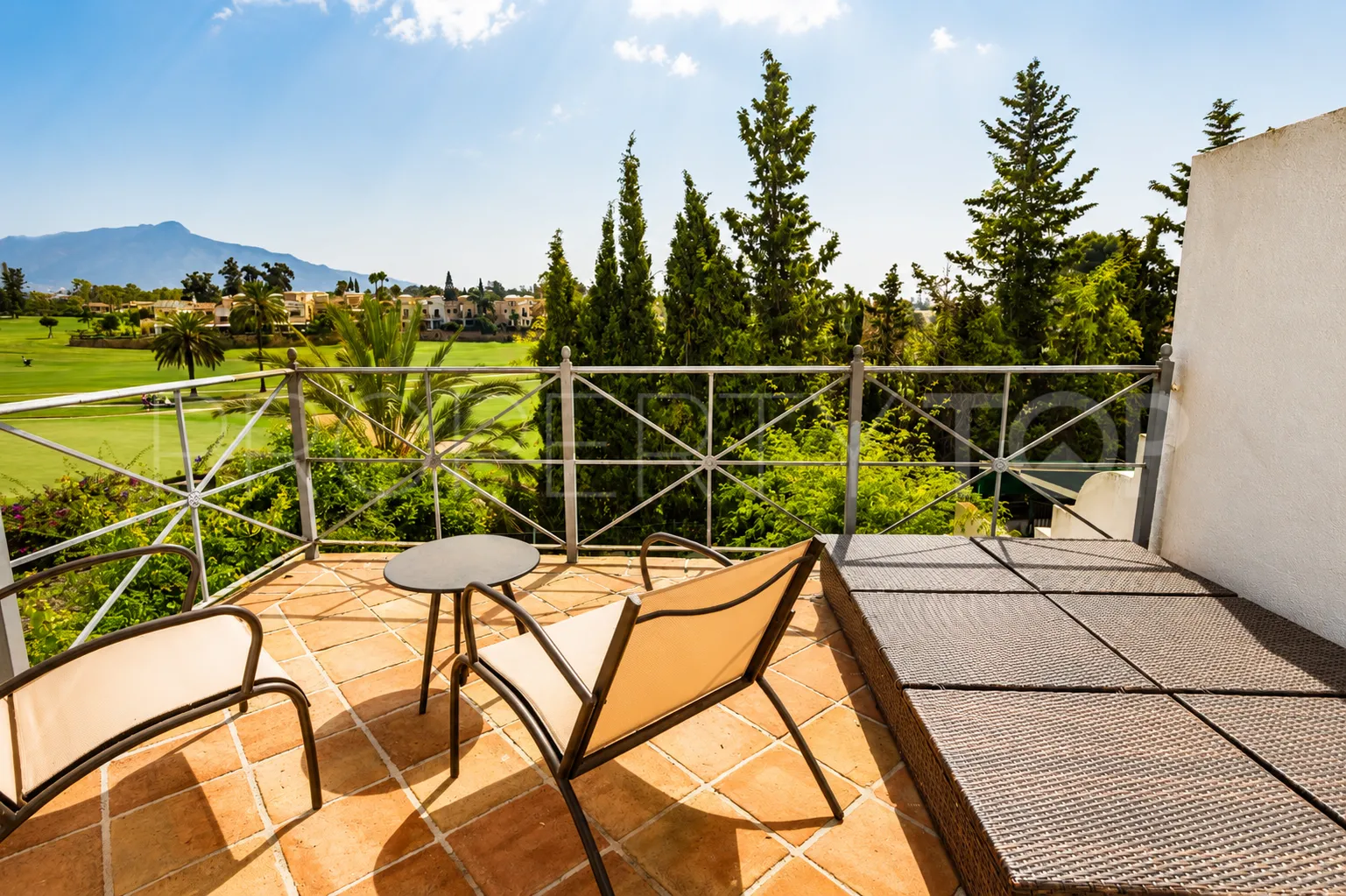 6 bedrooms town house in Guadalmina Alta for sale