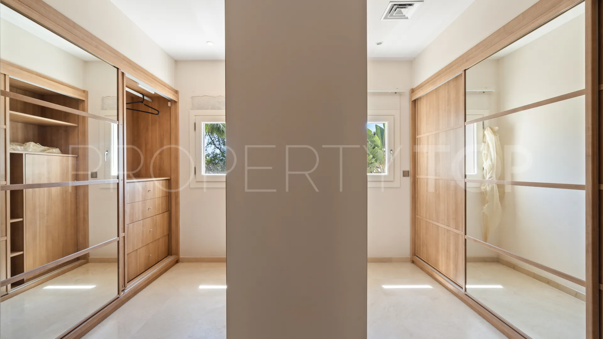 For sale Vega del Colorado 7 bedrooms villa