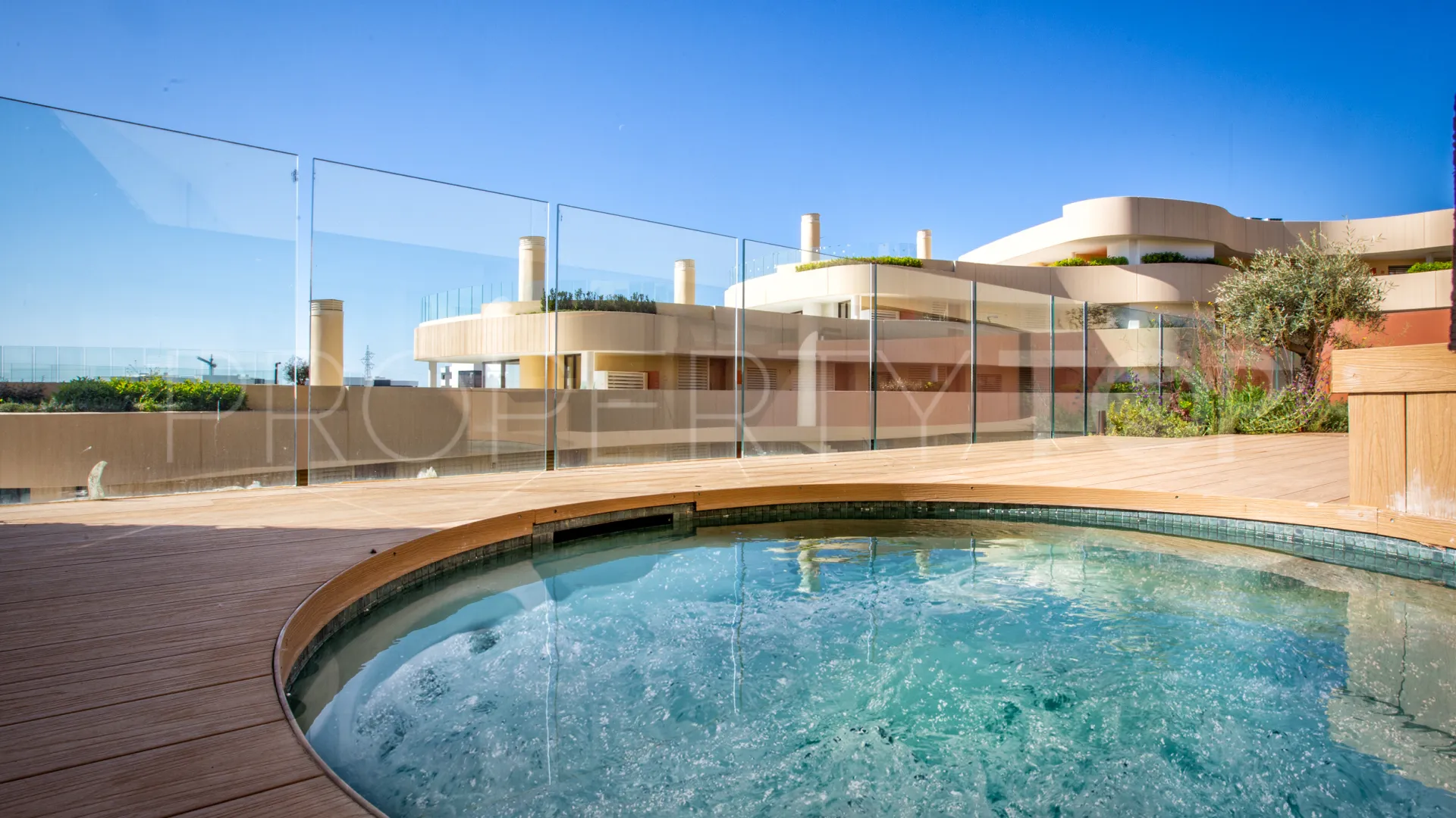 For sale ground floor apartment in Fuengirola