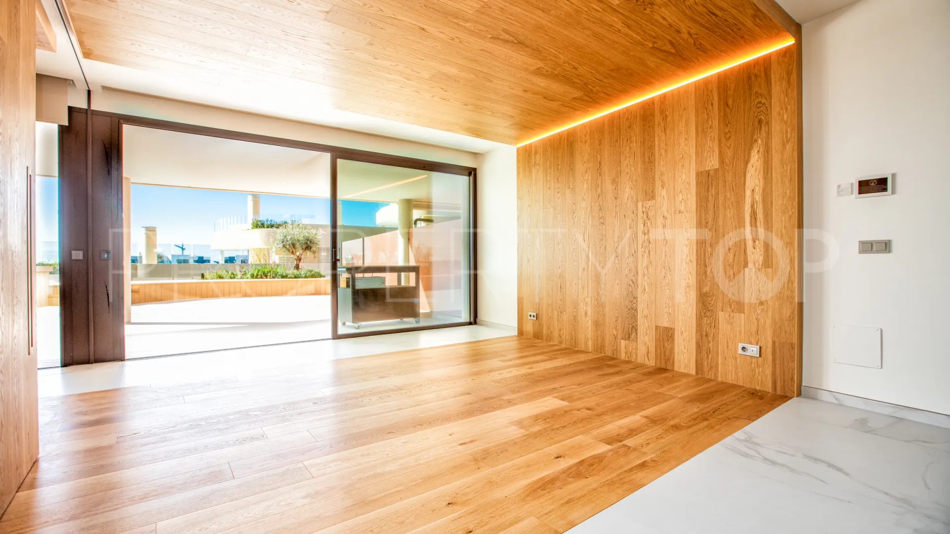 For sale ground floor apartment in Fuengirola