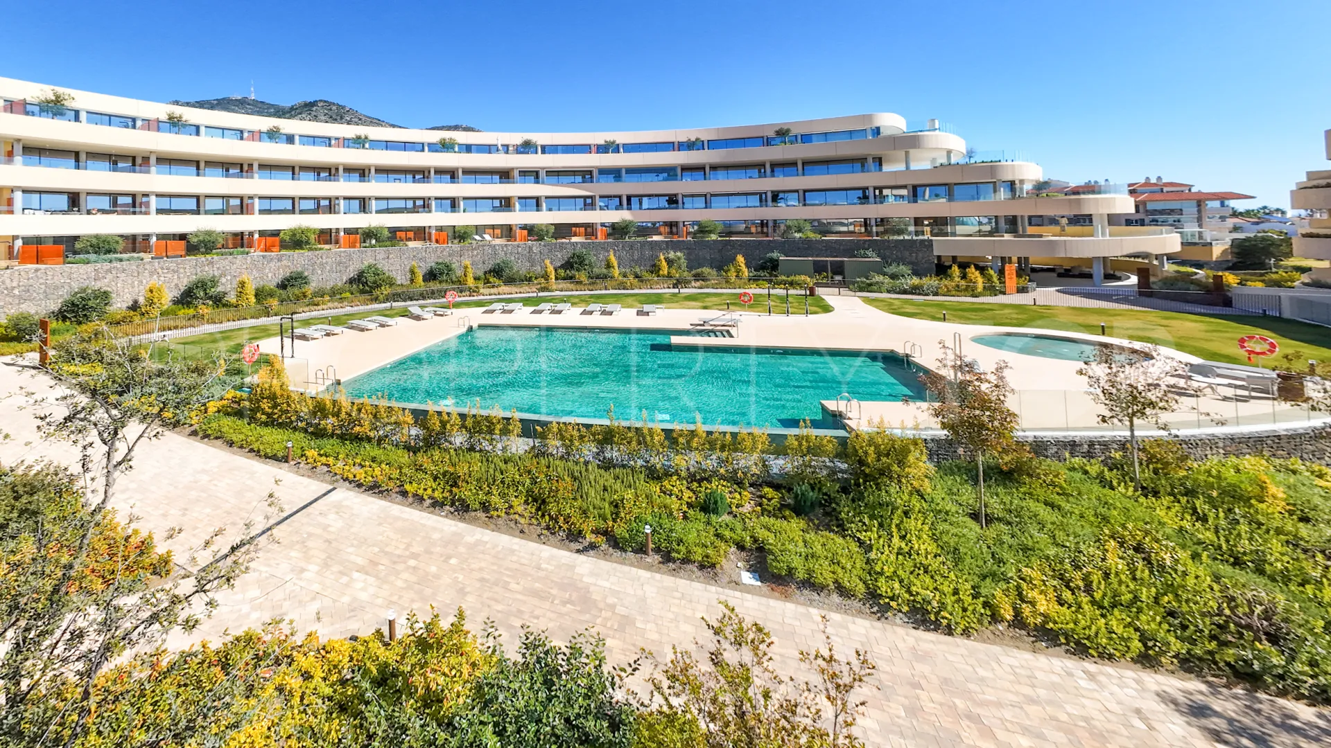 For sale ground floor apartment in Fuengirola