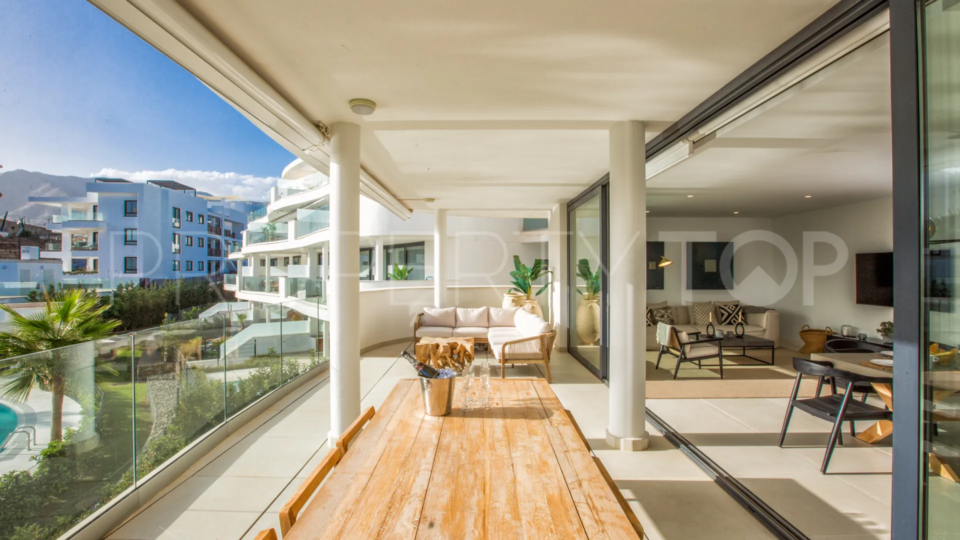 3 bedrooms apartment in El Higueron for sale