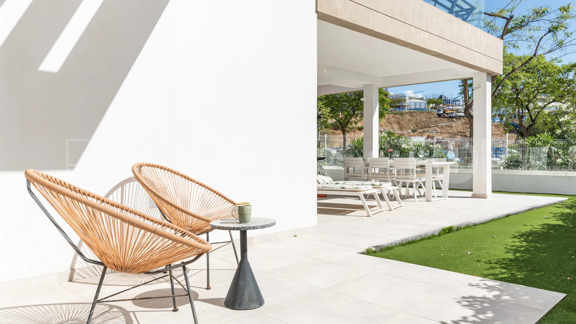 For sale ground floor apartment in Estepona Town with 3 bedrooms