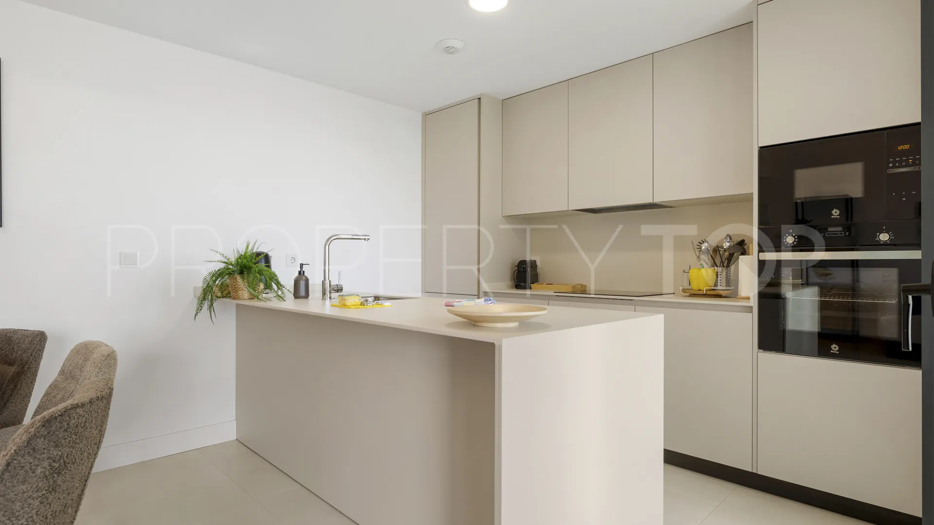 Apartamento planta baja en venta en El Higueron