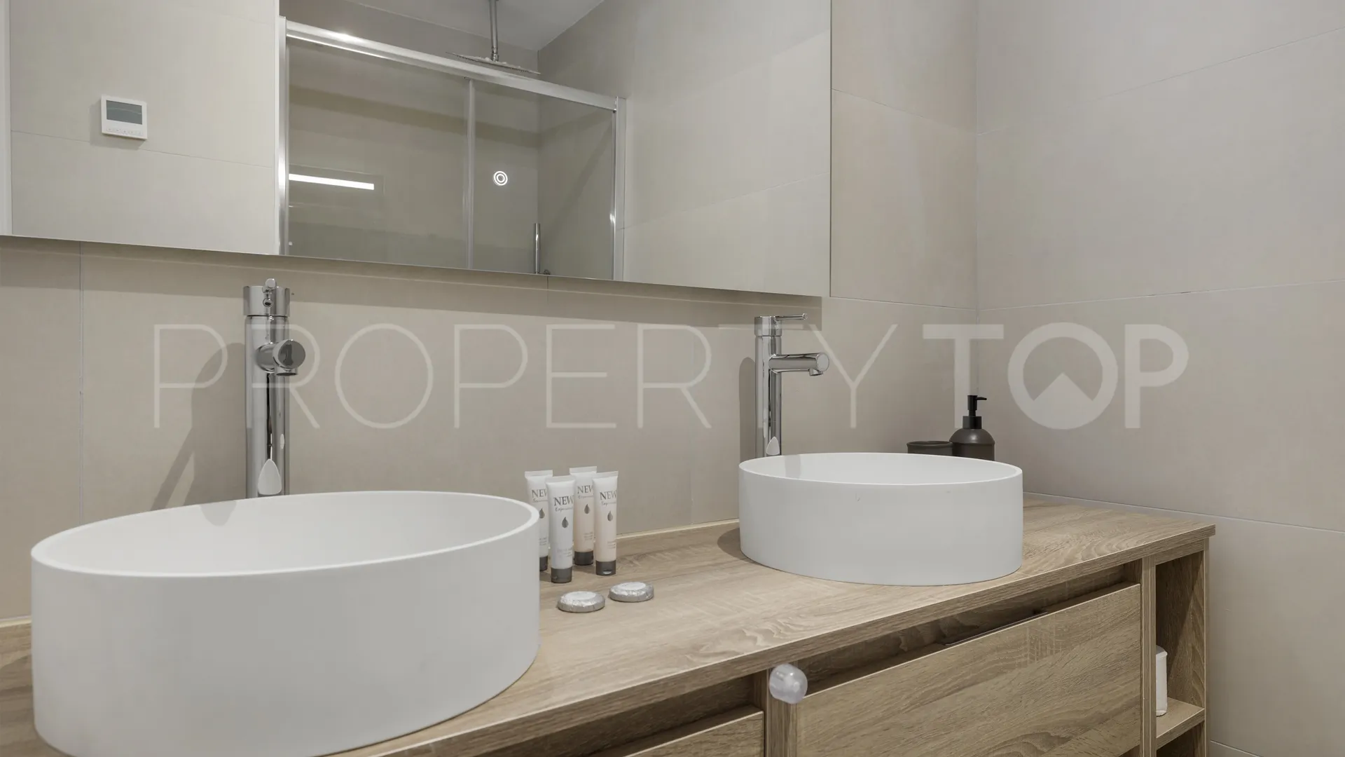 Apartamento planta baja en venta en El Higueron