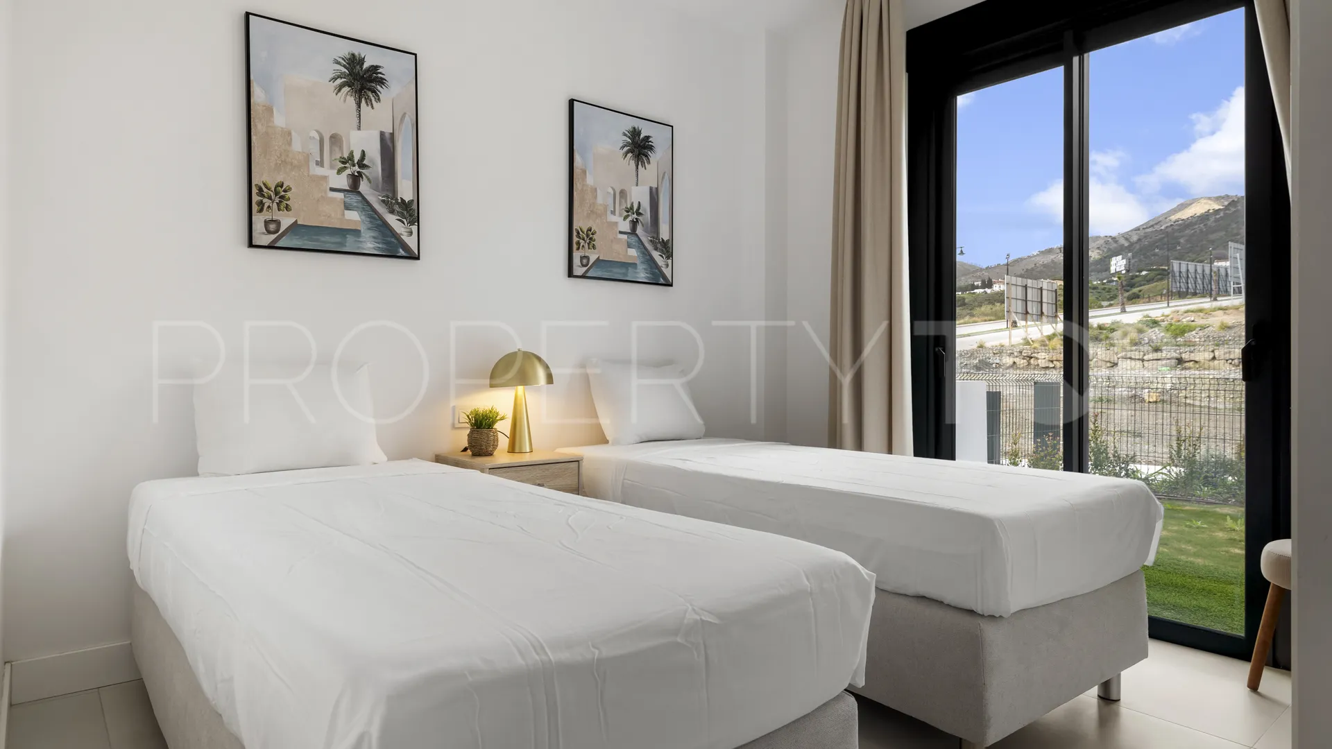 Apartamento planta baja en venta en El Higueron