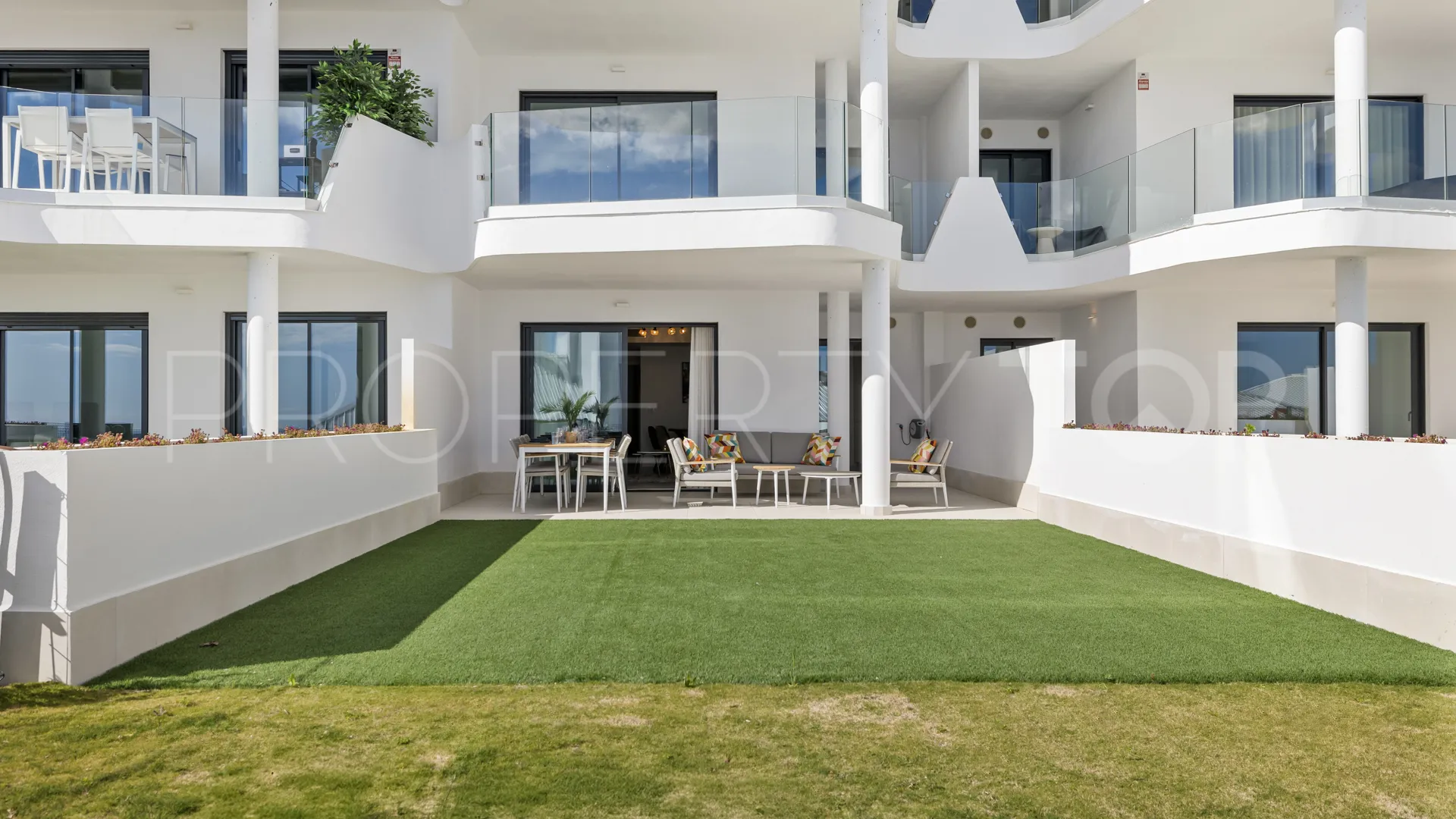 Apartamento planta baja en venta en El Higueron