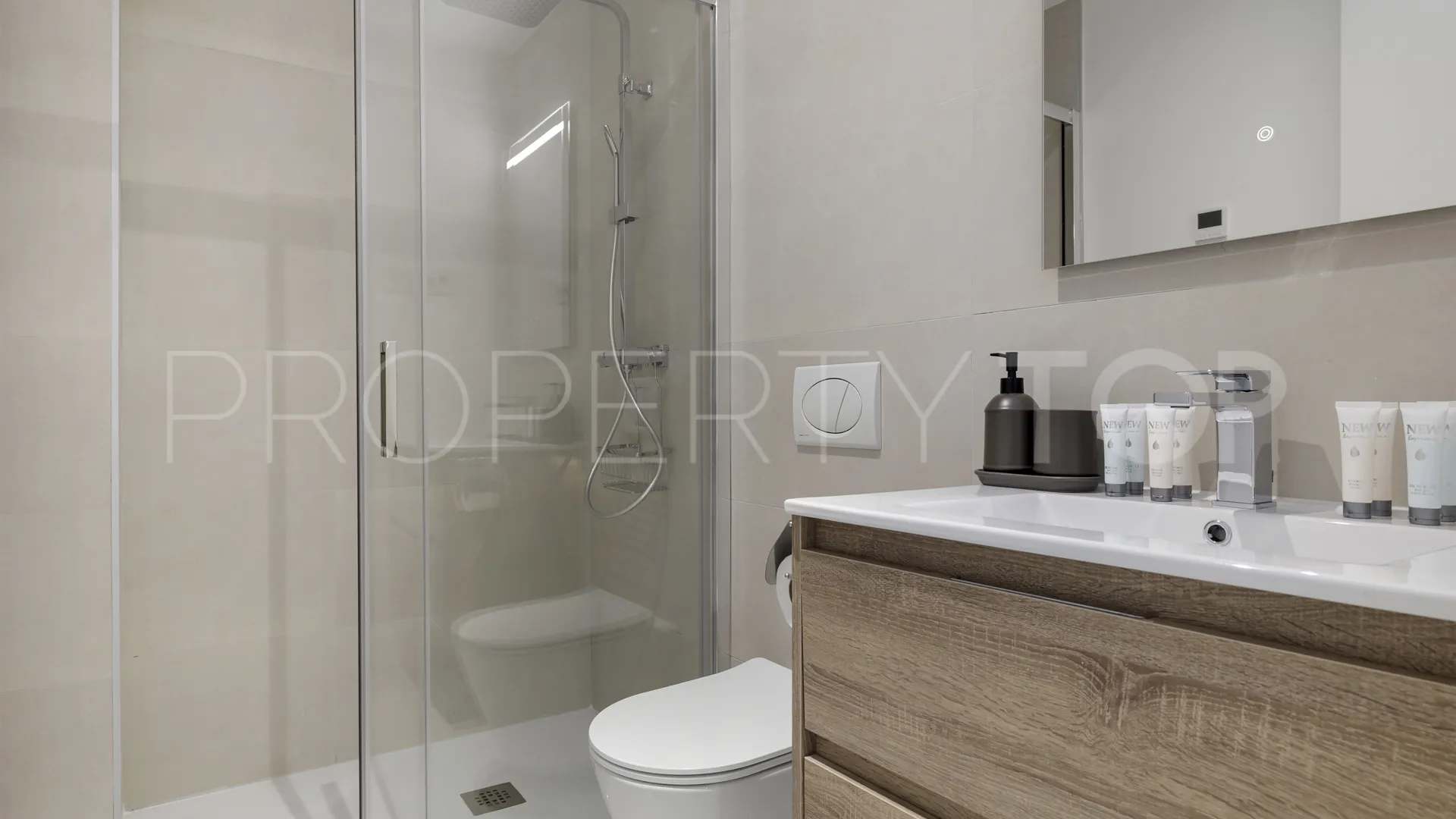 Apartamento planta baja en venta en El Higueron