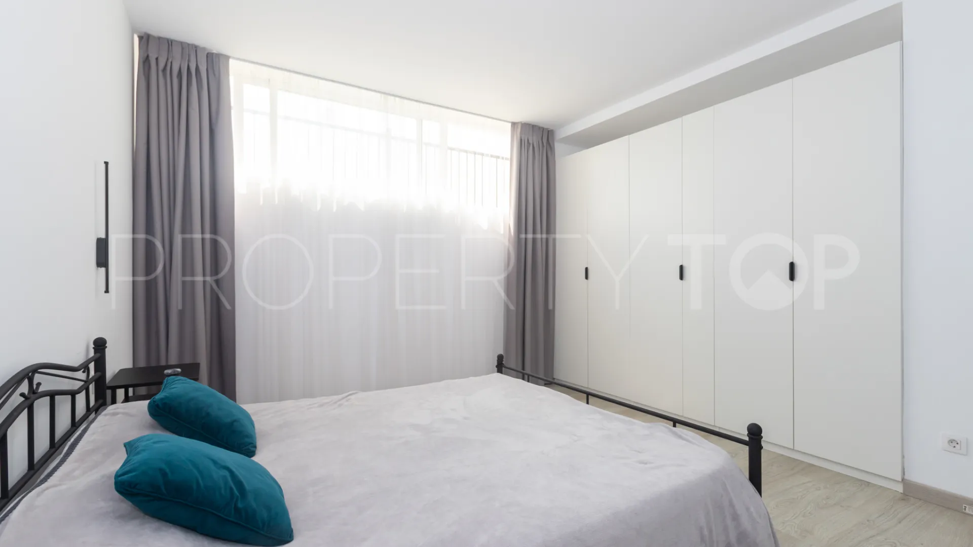 Apartment with 5 bedrooms for sale in Paraiso Pueblo