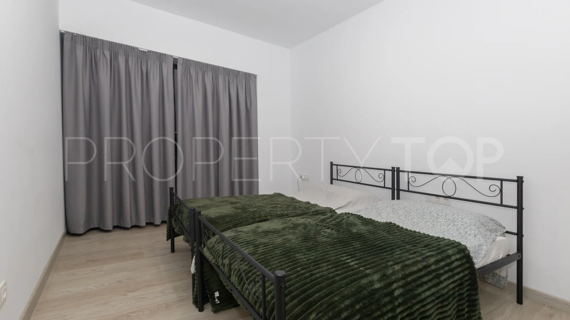 Apartment with 5 bedrooms for sale in Paraiso Pueblo