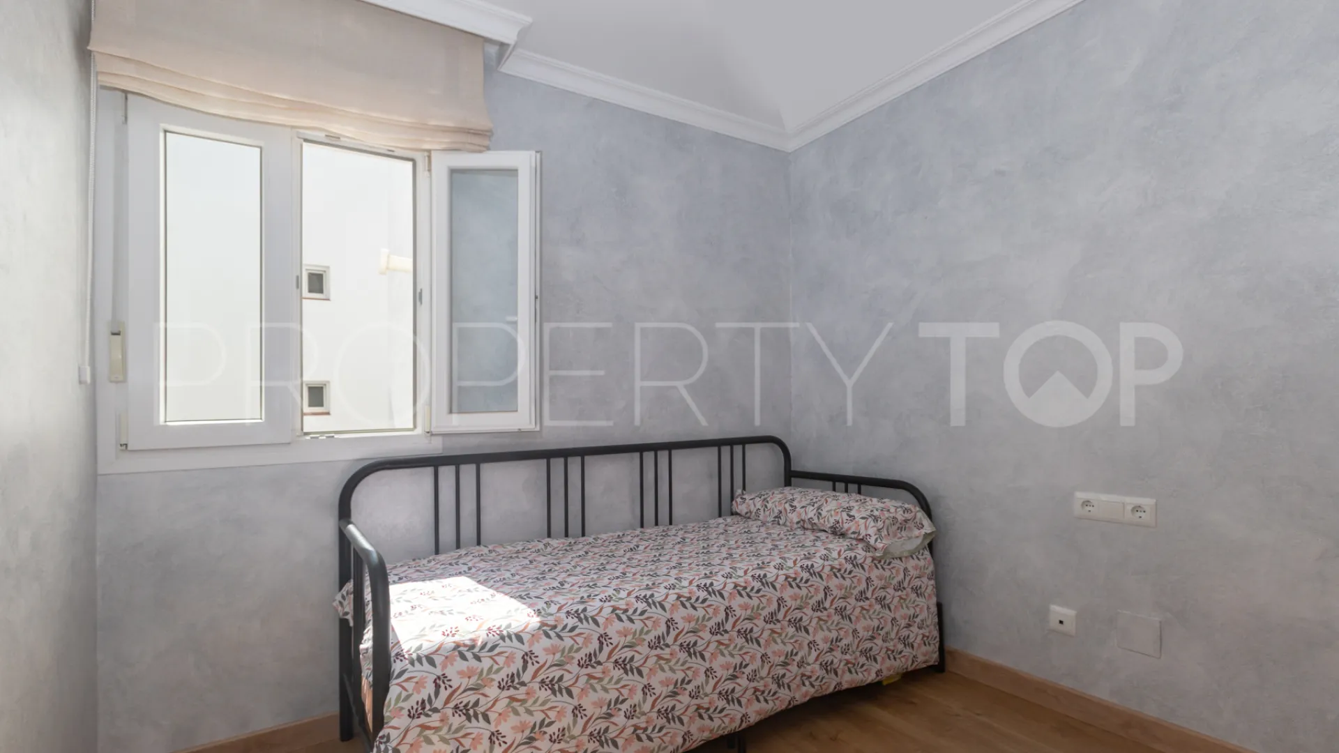 3 bedrooms flat for sale in Nueva Andalucia