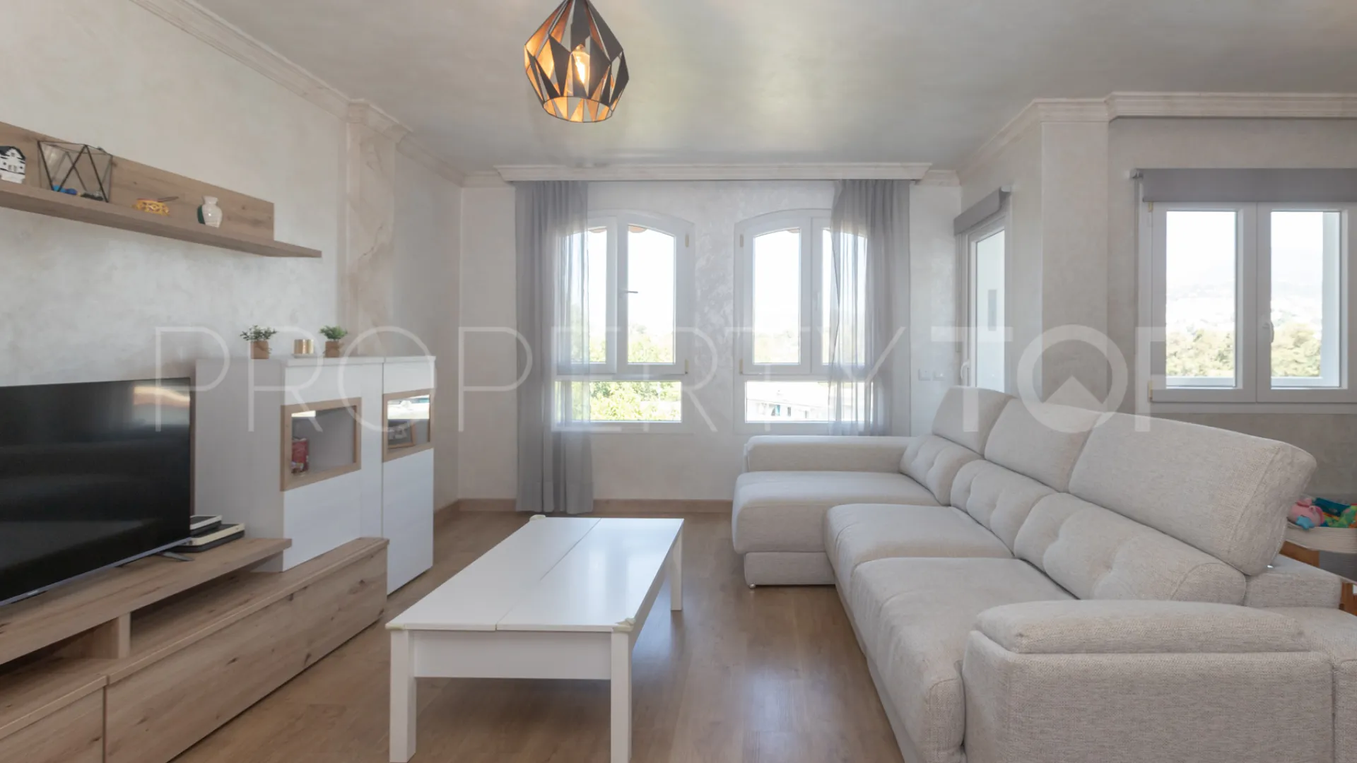3 bedrooms flat for sale in Nueva Andalucia