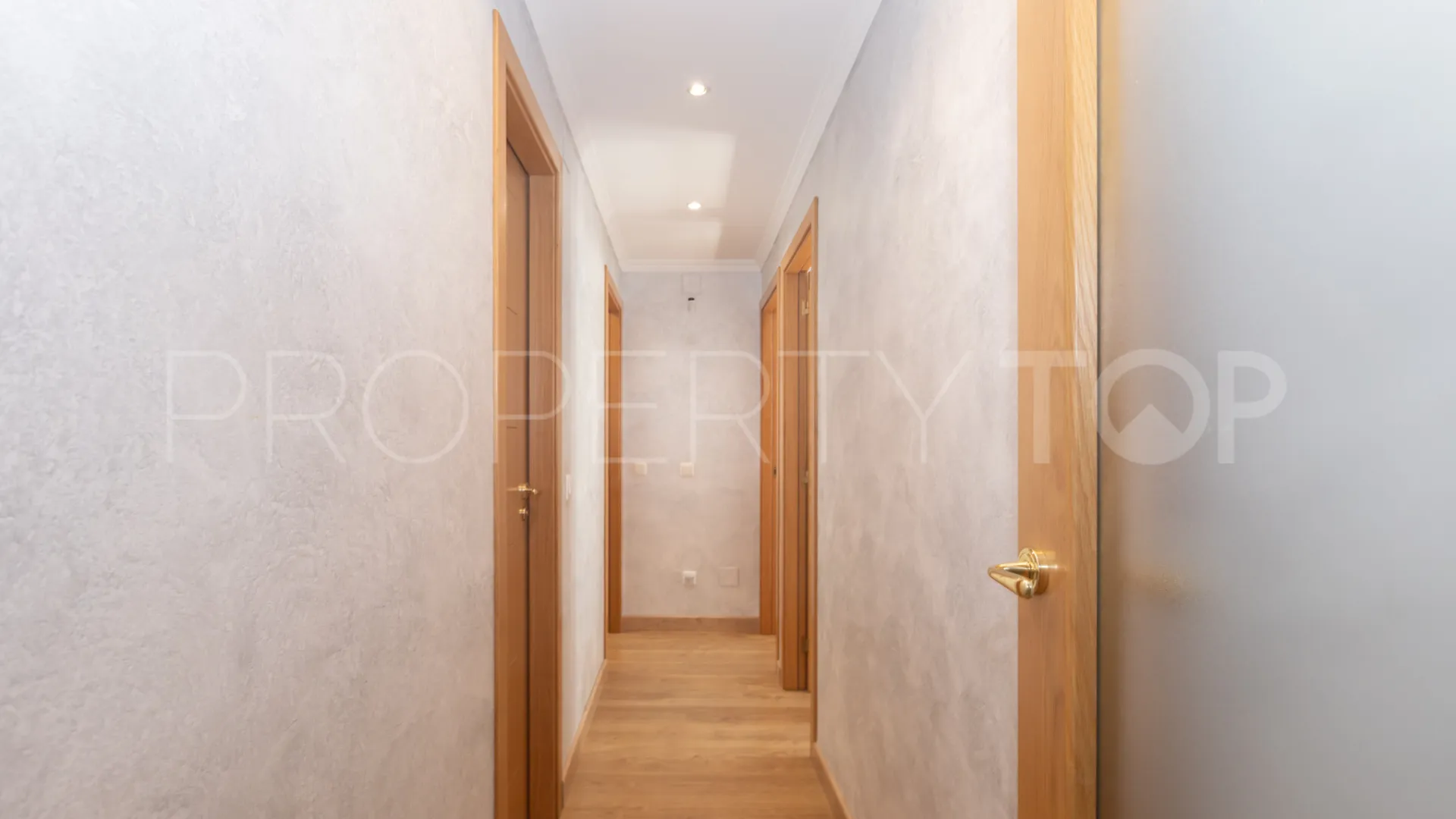 3 bedrooms flat for sale in Nueva Andalucia