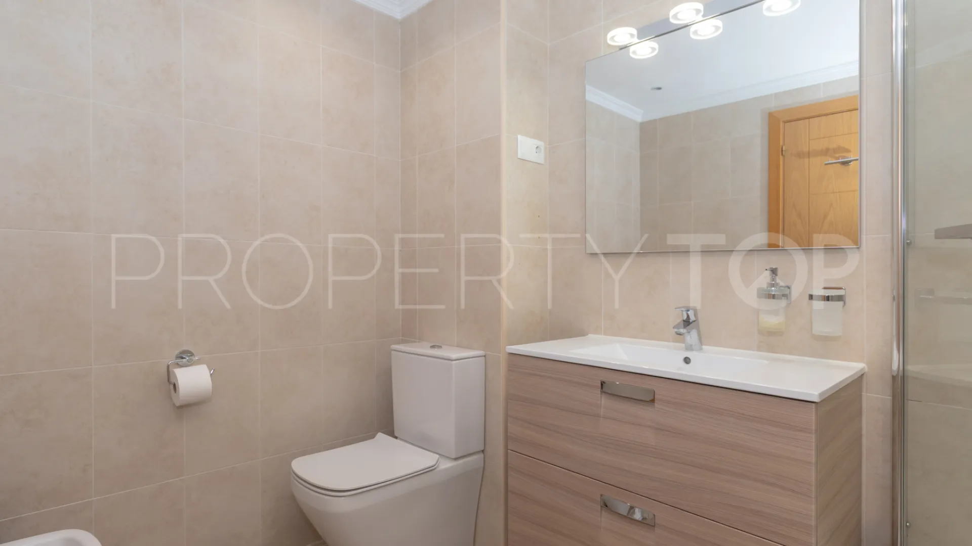 3 bedrooms flat for sale in Nueva Andalucia