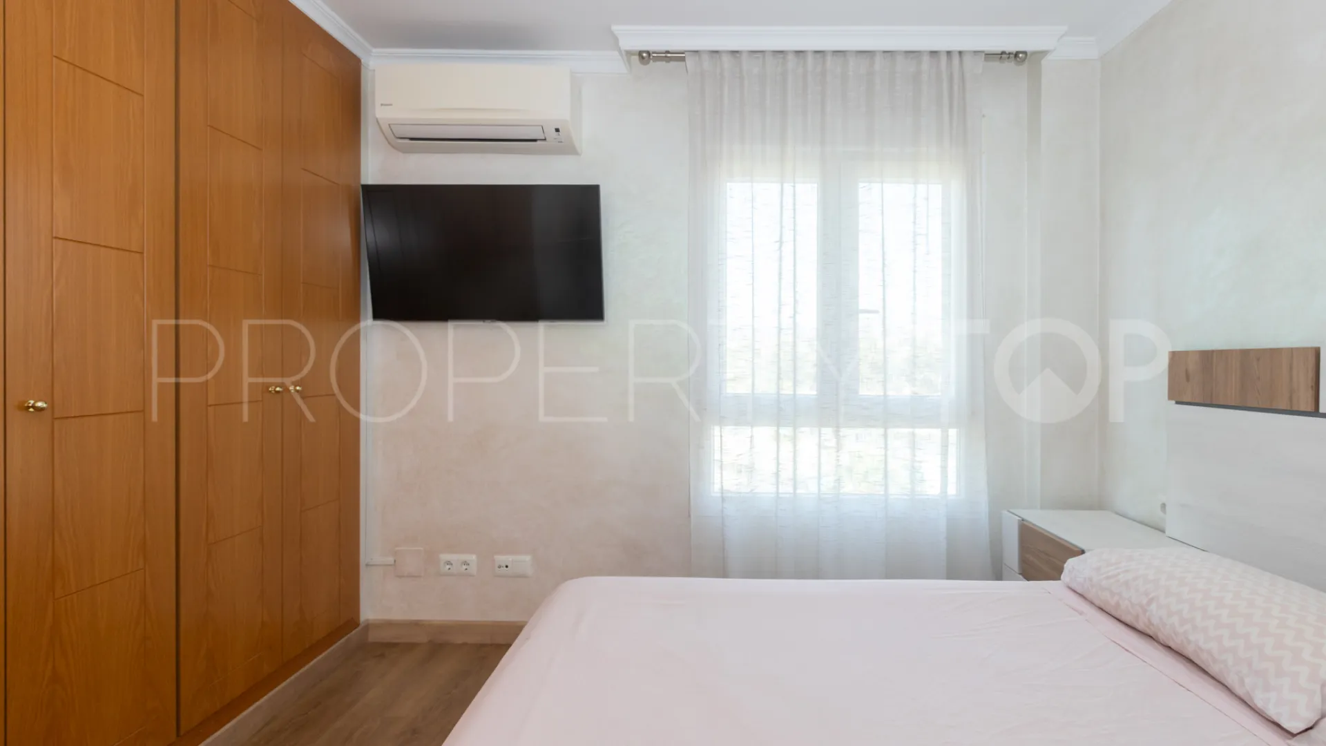 3 bedrooms flat for sale in Nueva Andalucia