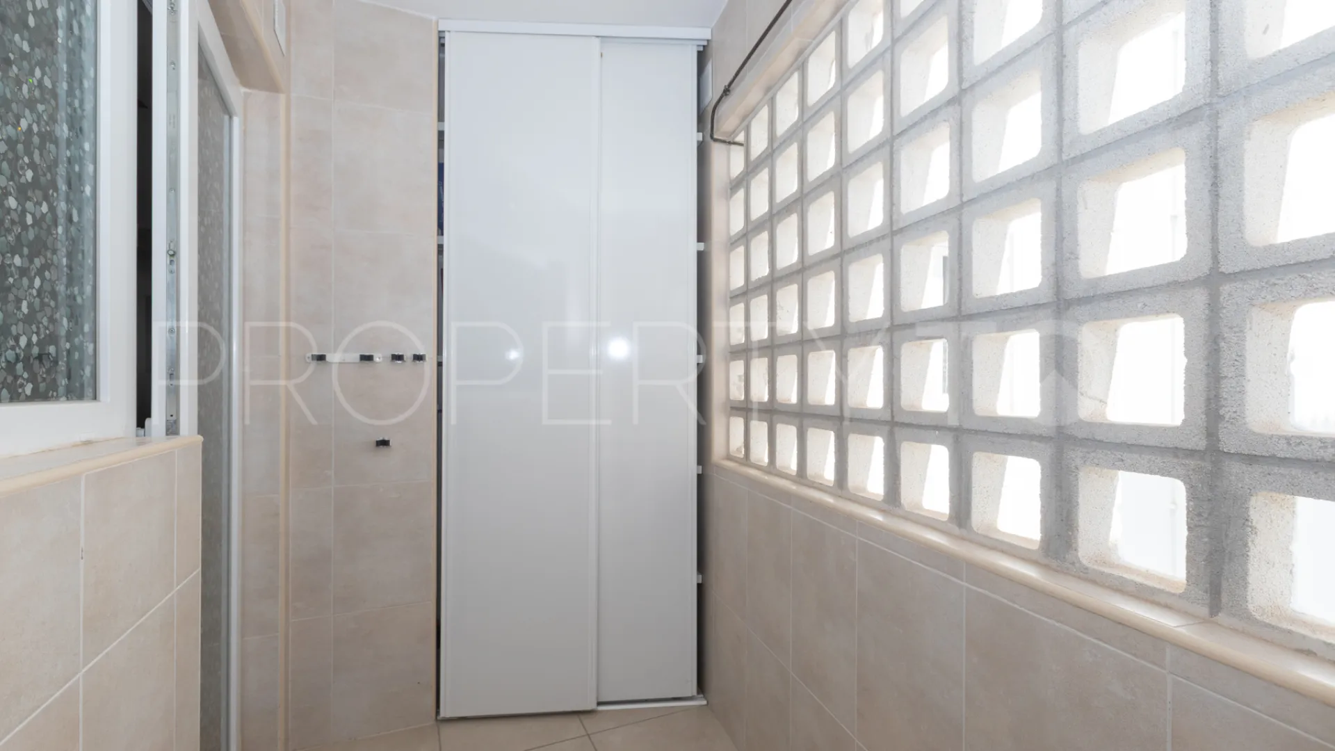 3 bedrooms flat for sale in Nueva Andalucia