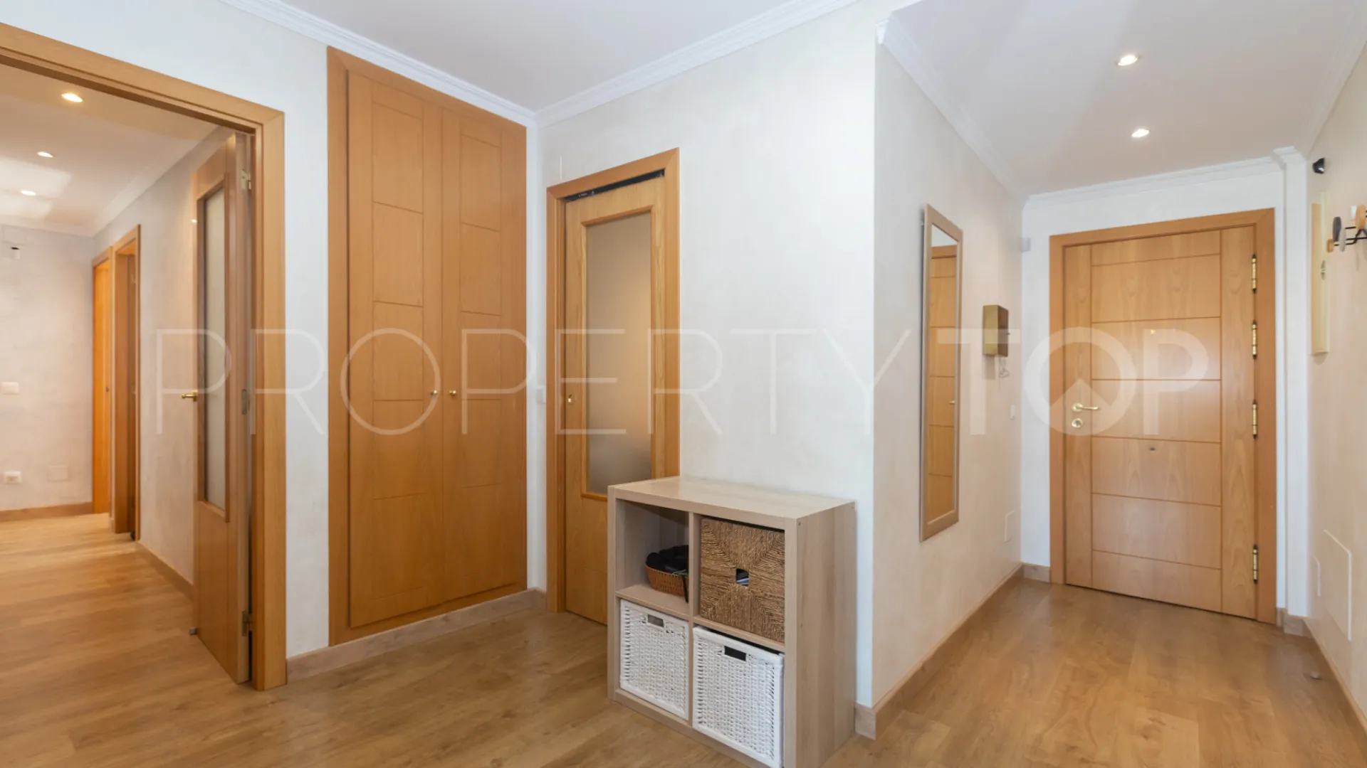 3 bedrooms flat for sale in Nueva Andalucia