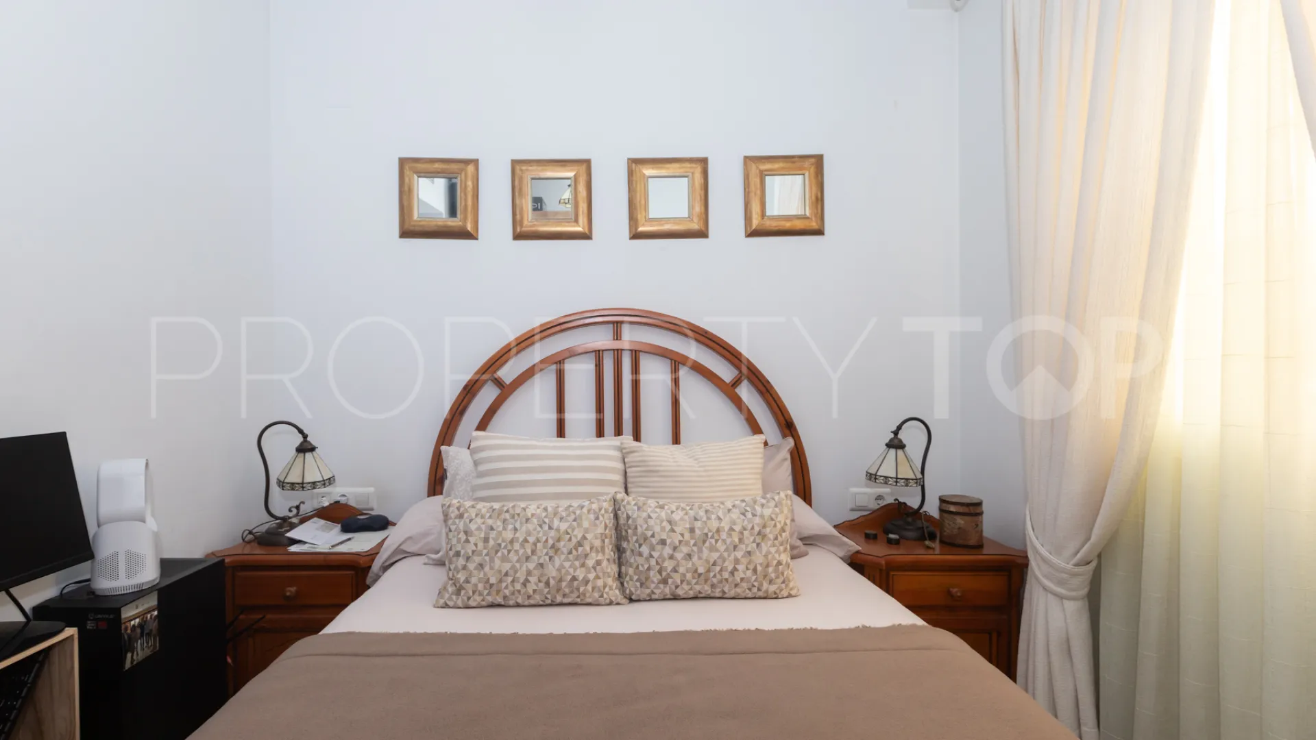 Buy ground floor apartment with 3 bedrooms in Estepona Centre