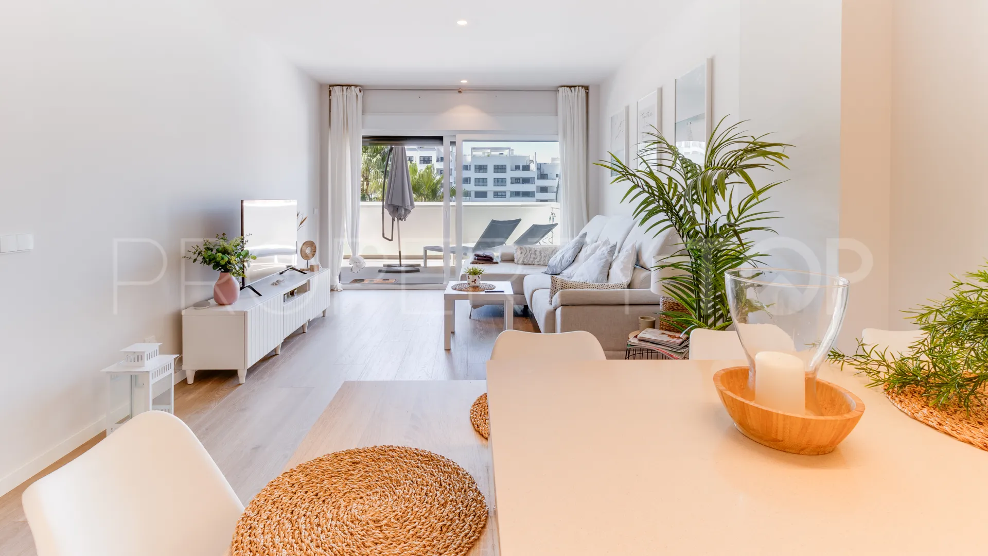Piso a la venta en Avda de Andalucia - Sierra de Estepona con 3 dormitorios