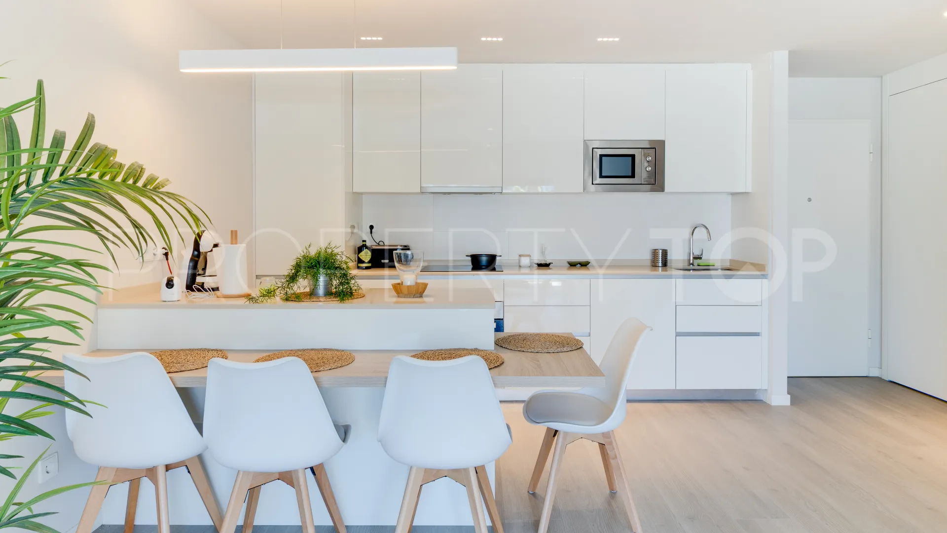 Piso a la venta en Avda de Andalucia - Sierra de Estepona con 3 dormitorios