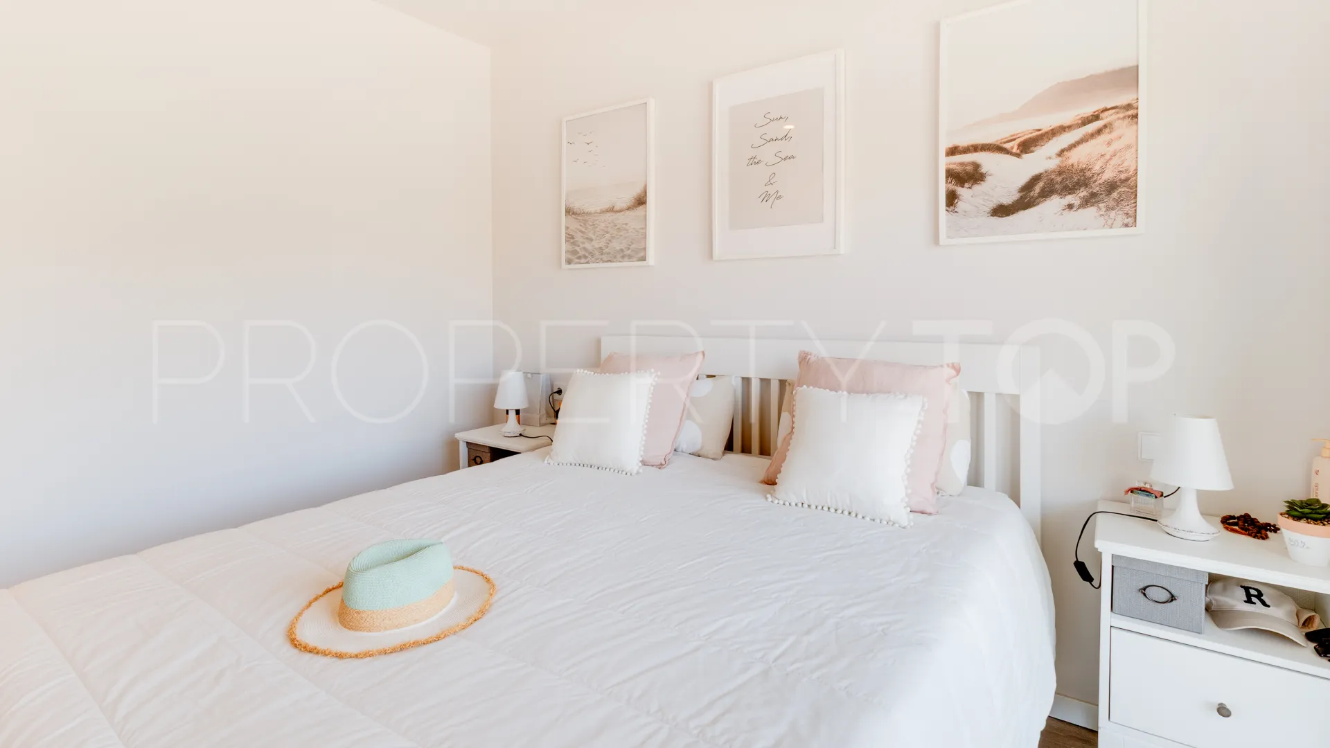 Piso a la venta en Avda de Andalucia - Sierra de Estepona con 3 dormitorios