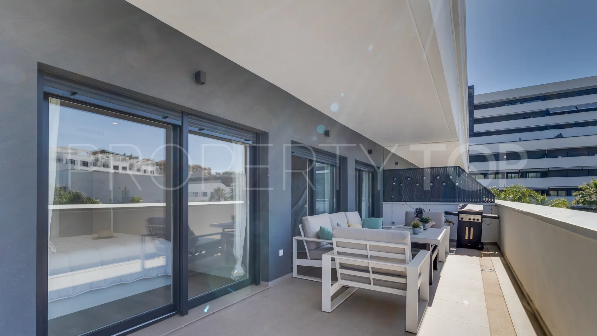 Piso a la venta en Avda de Andalucia - Sierra de Estepona con 3 dormitorios