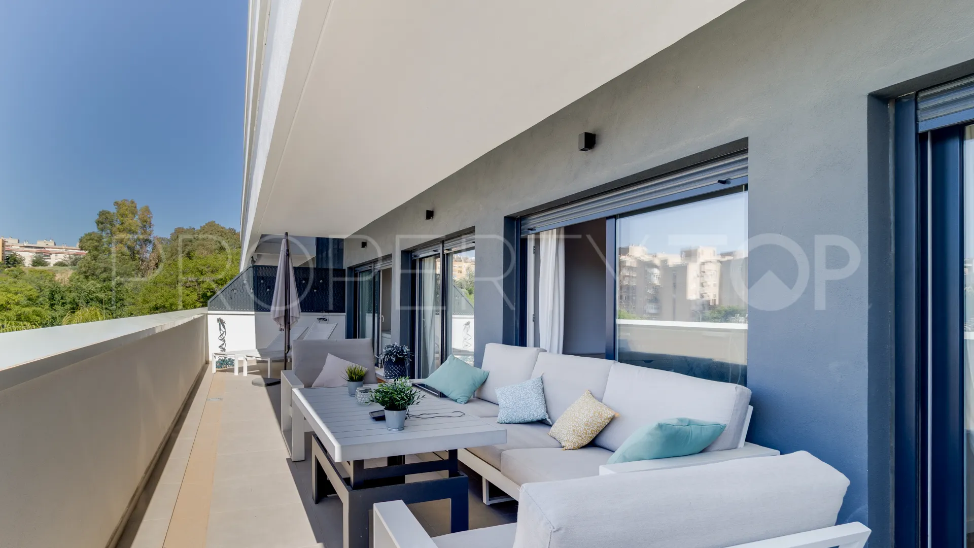 Piso a la venta en Avda de Andalucia - Sierra de Estepona con 3 dormitorios